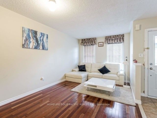 62 Baffin Court, Richmond Hill 3