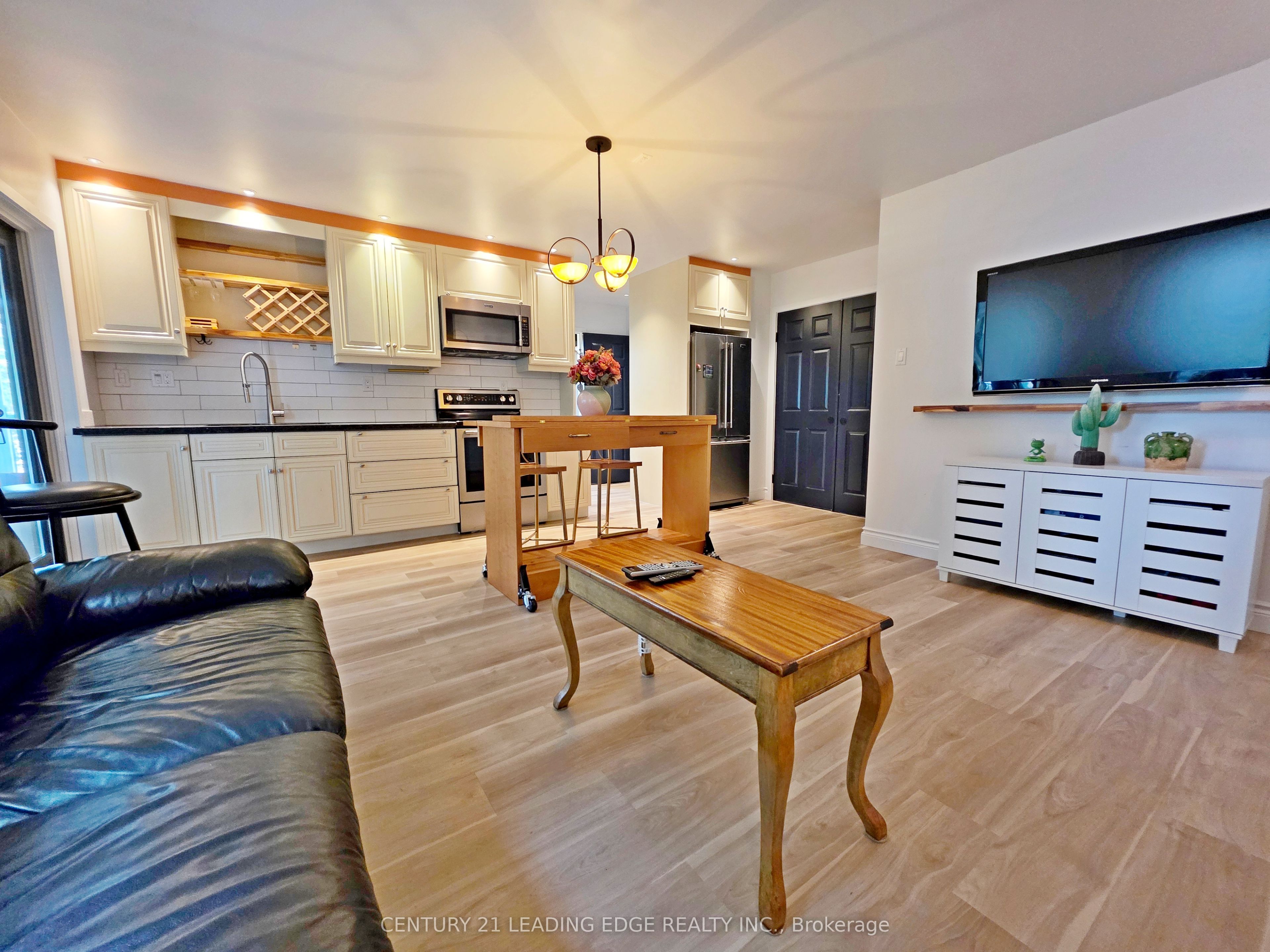 Unit B - 260 Metro Road N, Georgina 5