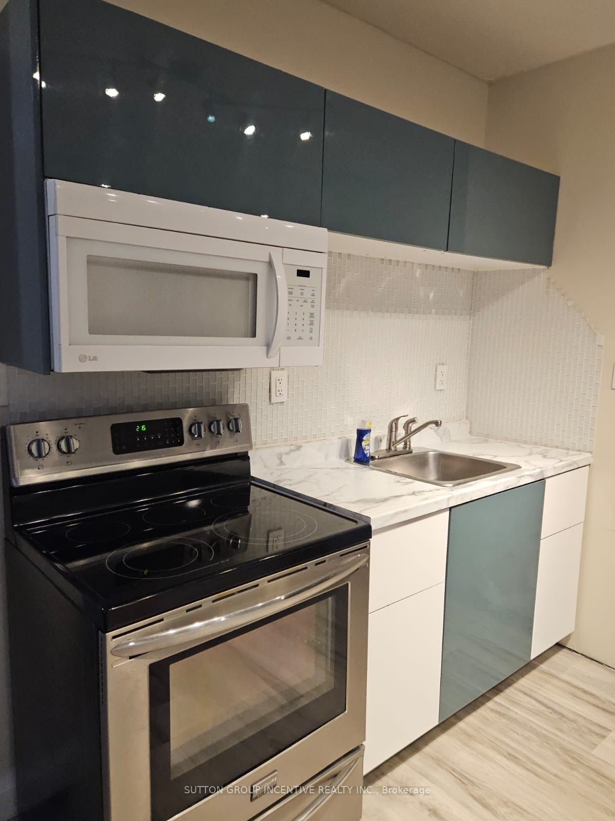 Unit UNIT 2 - 2091 25th Side Road, Innisfil 3