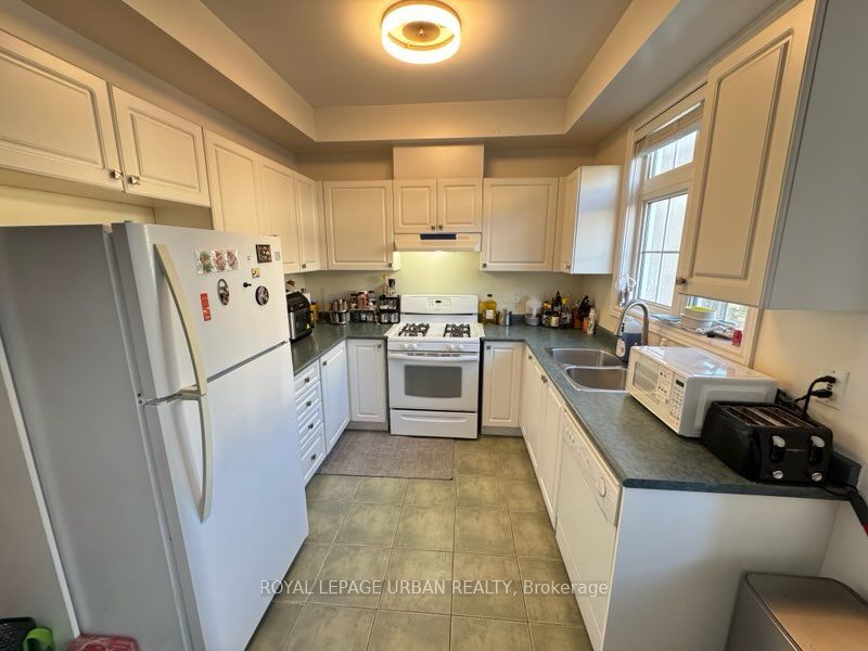 Unit 47 - 10 Post Oak Drive, Richmond Hill 3