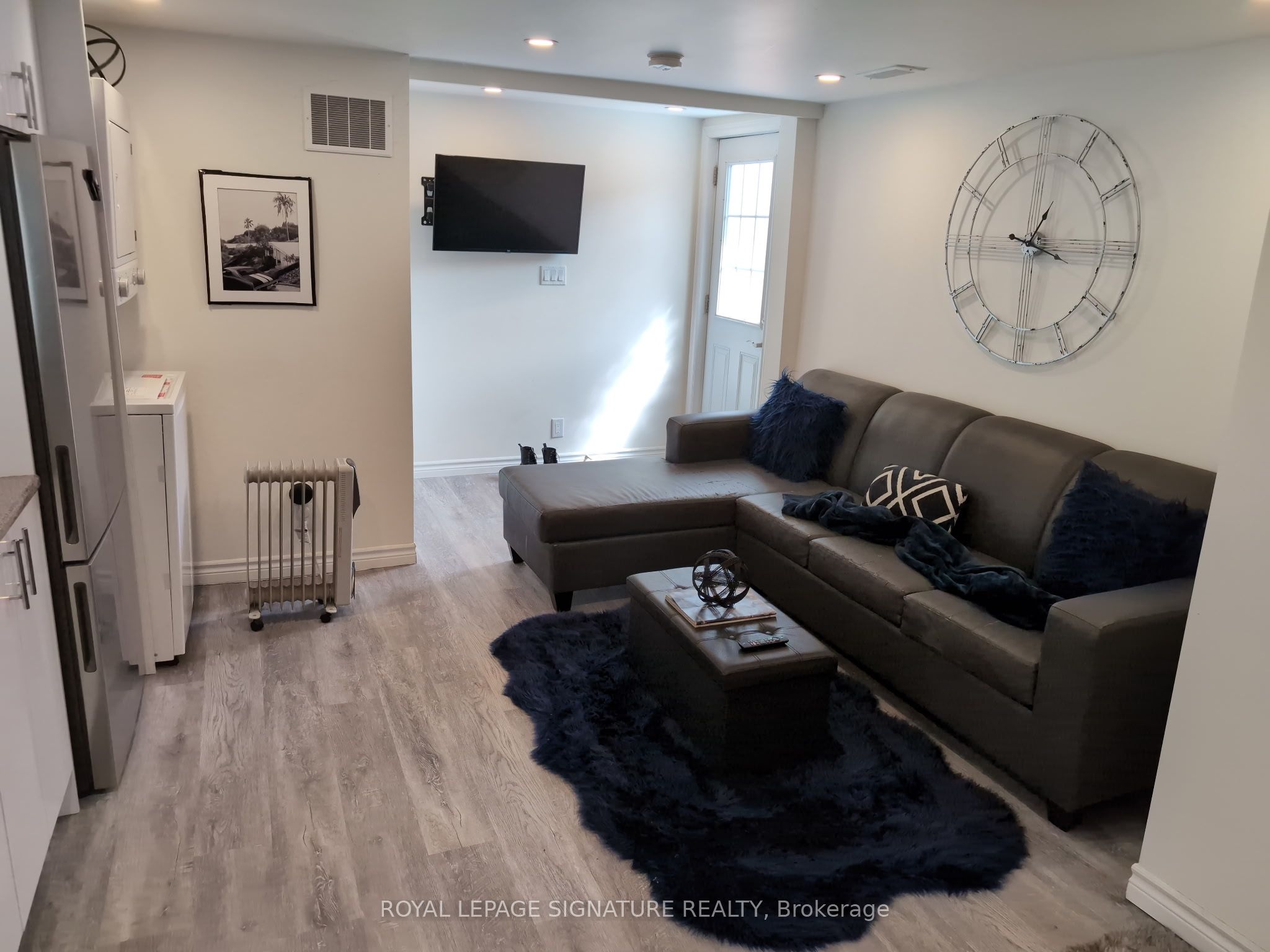 Unit 3 - 5749 Lakeshore Road, Whitchurch-Stouffville 2
