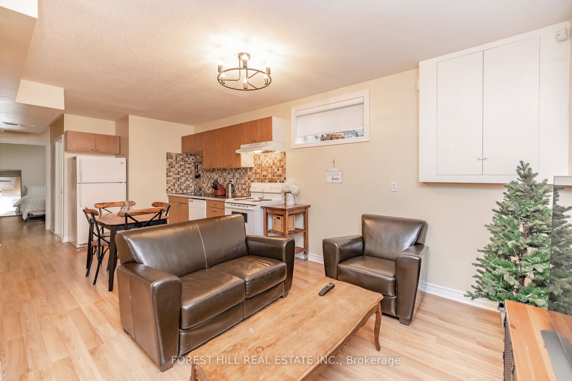 69 Oxford Street, Richmond Hill 5