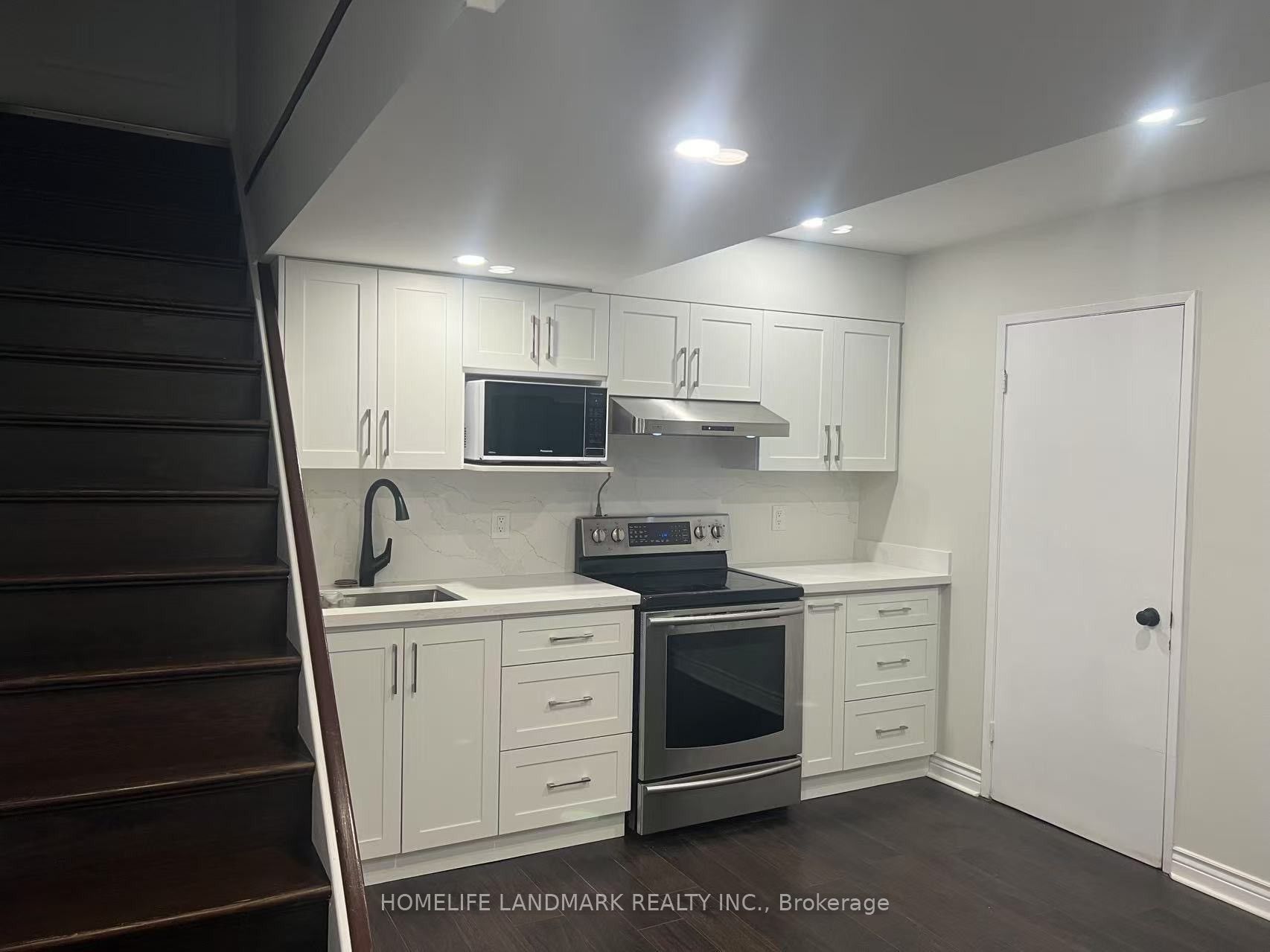 Unit Bsmt - 8 Pine Knoll Gate, Markham 4