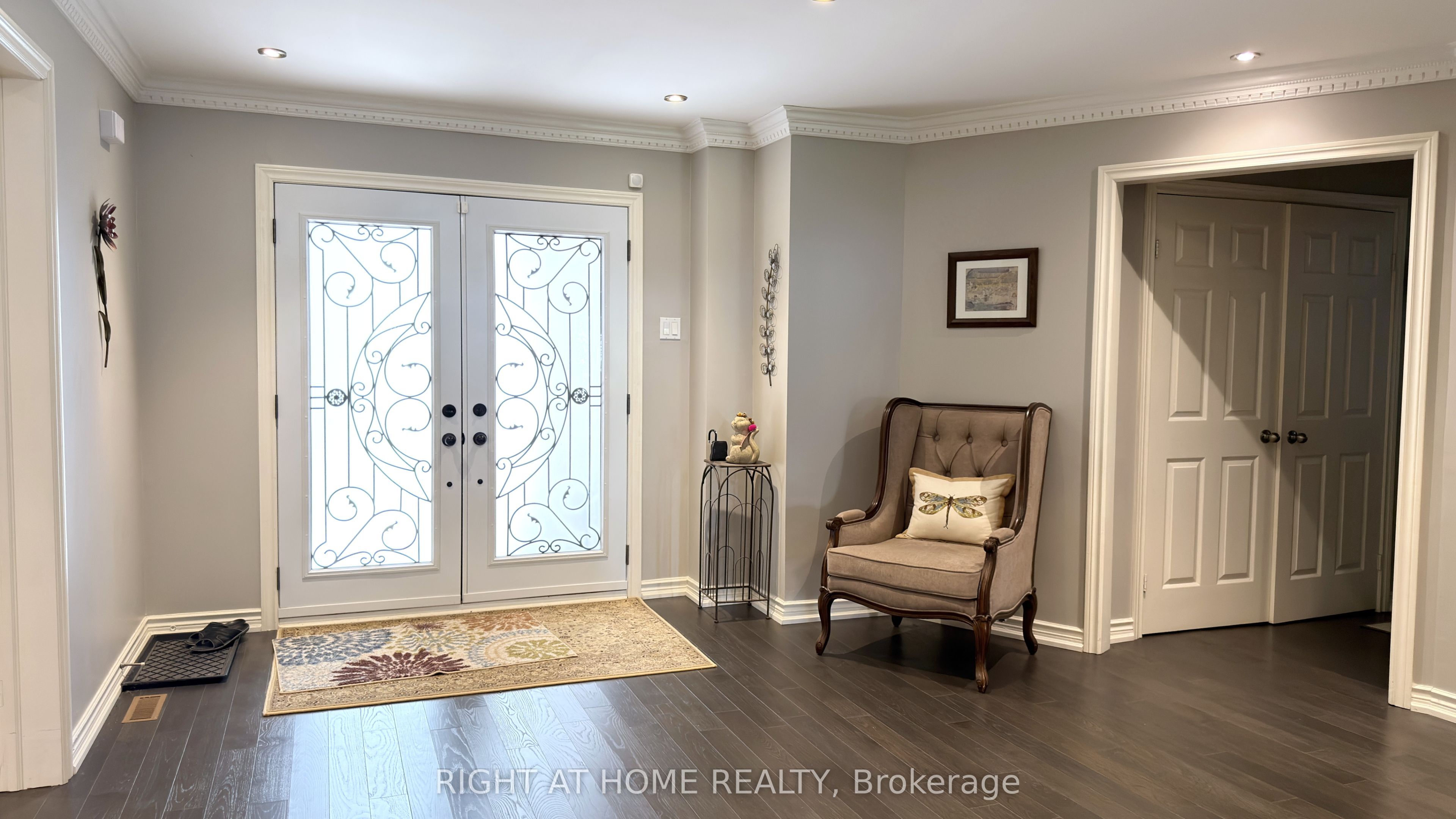 6 Cowles Court, Richmond Hill 2