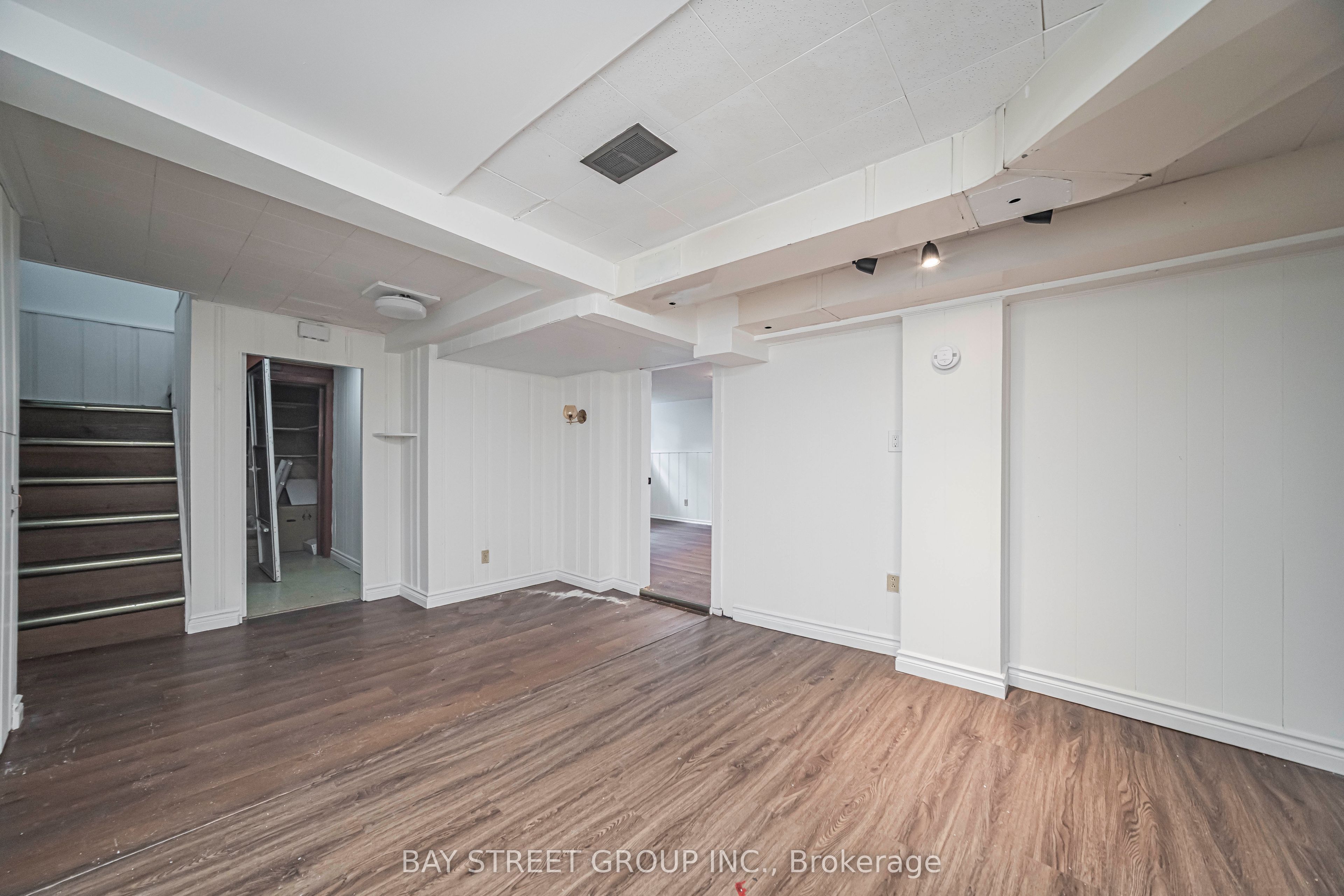 Unit Lower - 394 Centre Street E, Richmond Hill 3
