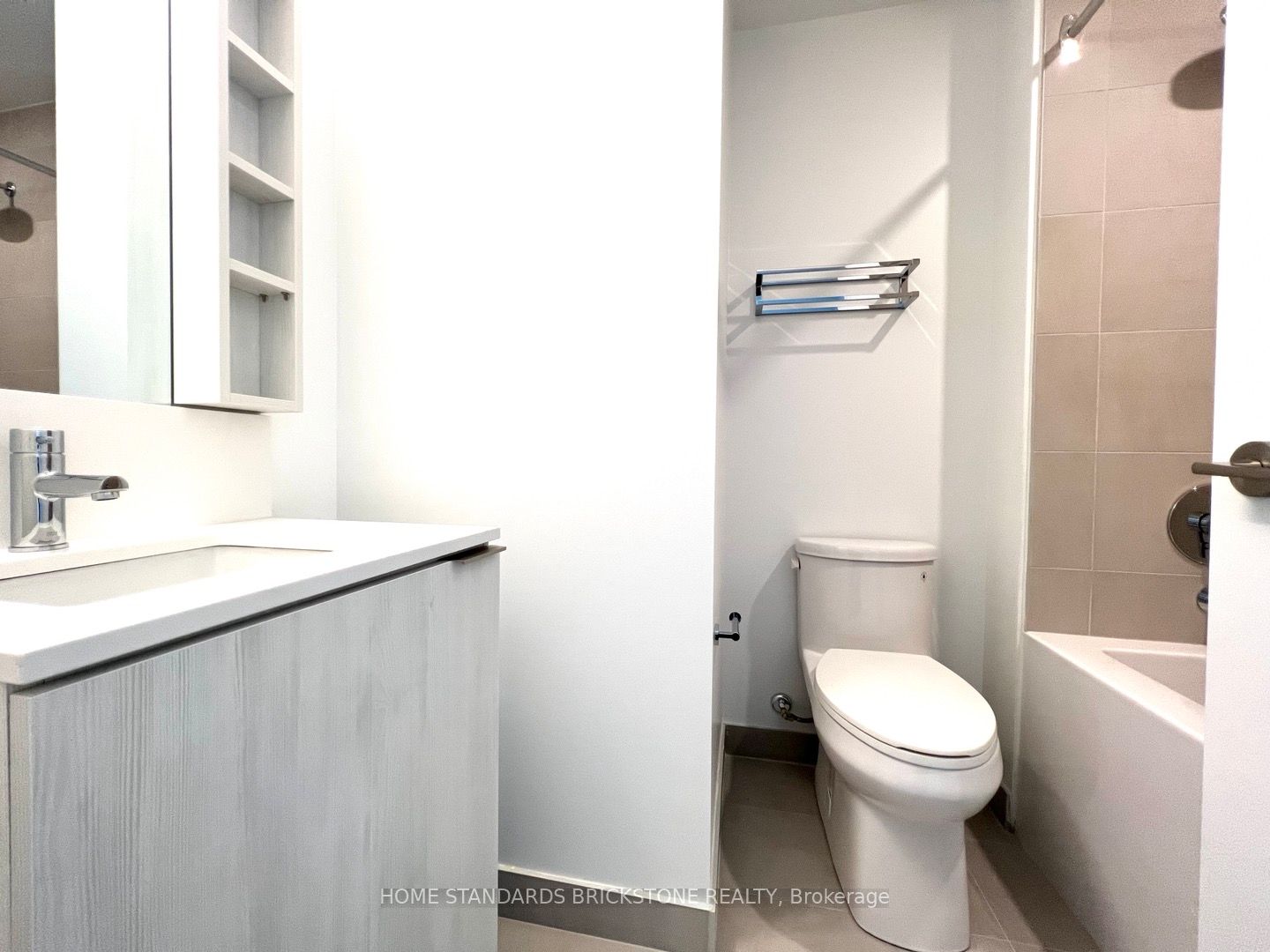 Unit 1706 - 1000 Portage Parkway, Vaughan 4