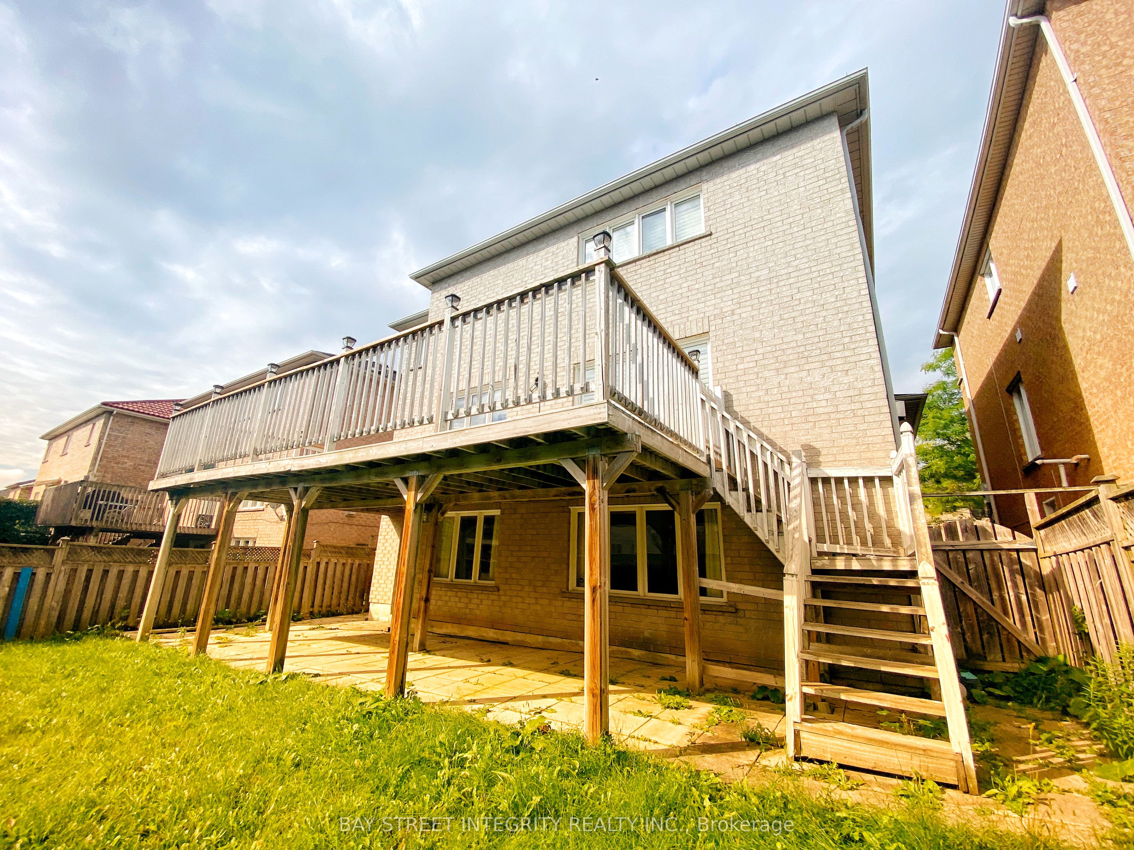 Main 114 Red River Crescent, Newmarket 2