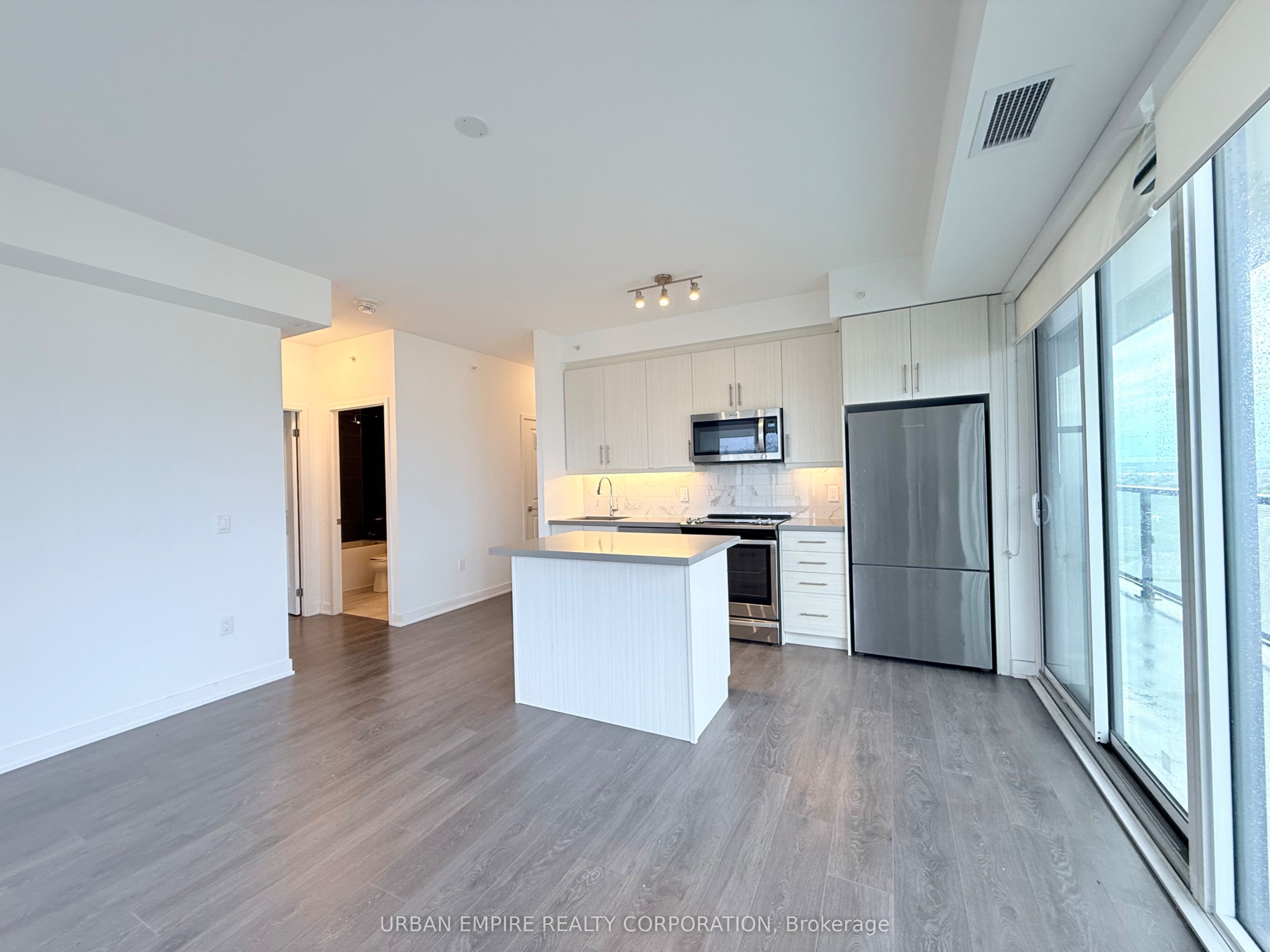 Unit 1704 - 85 Oneida Crescent, Richmond Hill 5