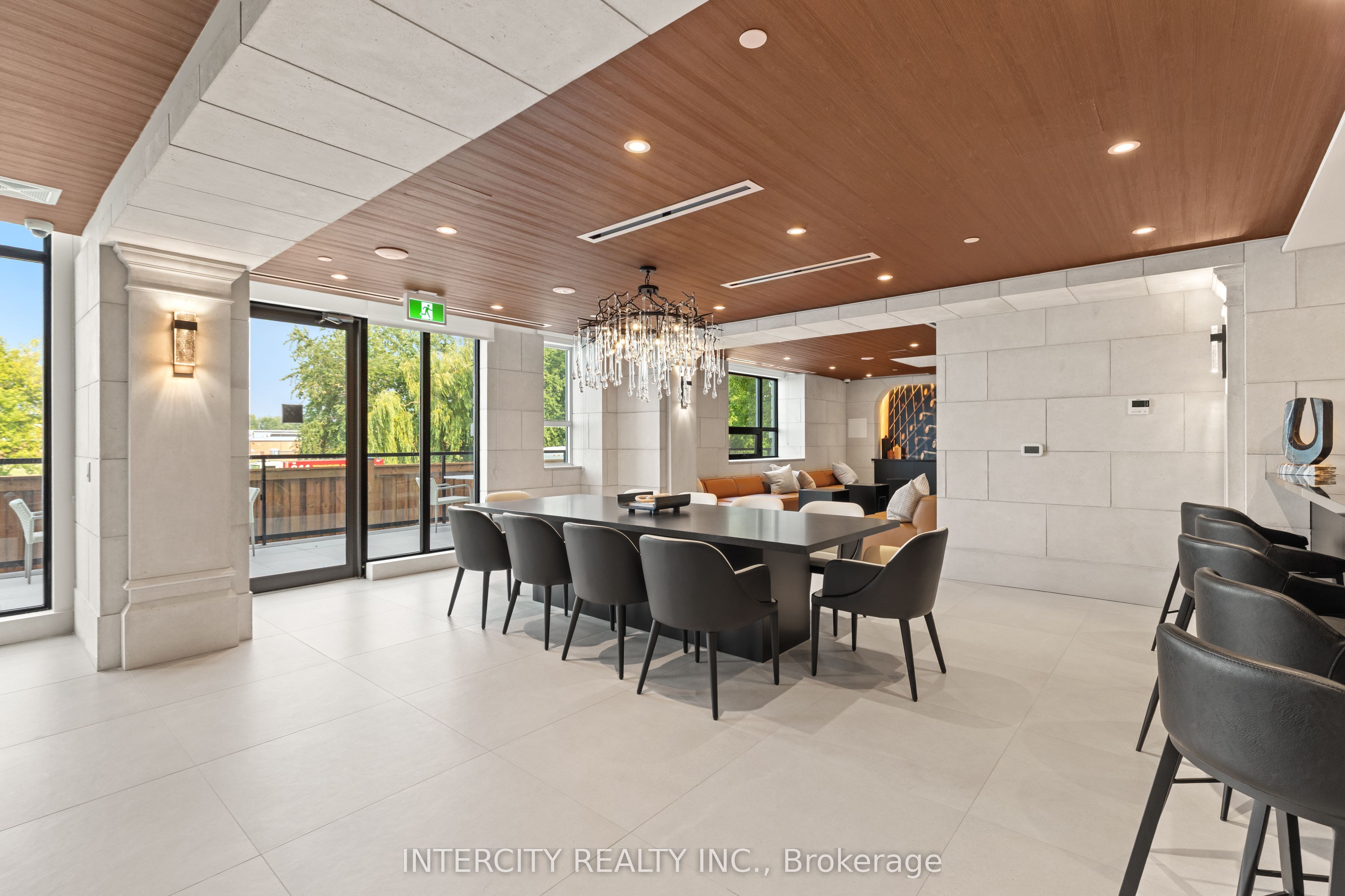 Unit 234 - 2075 King Road, King 4