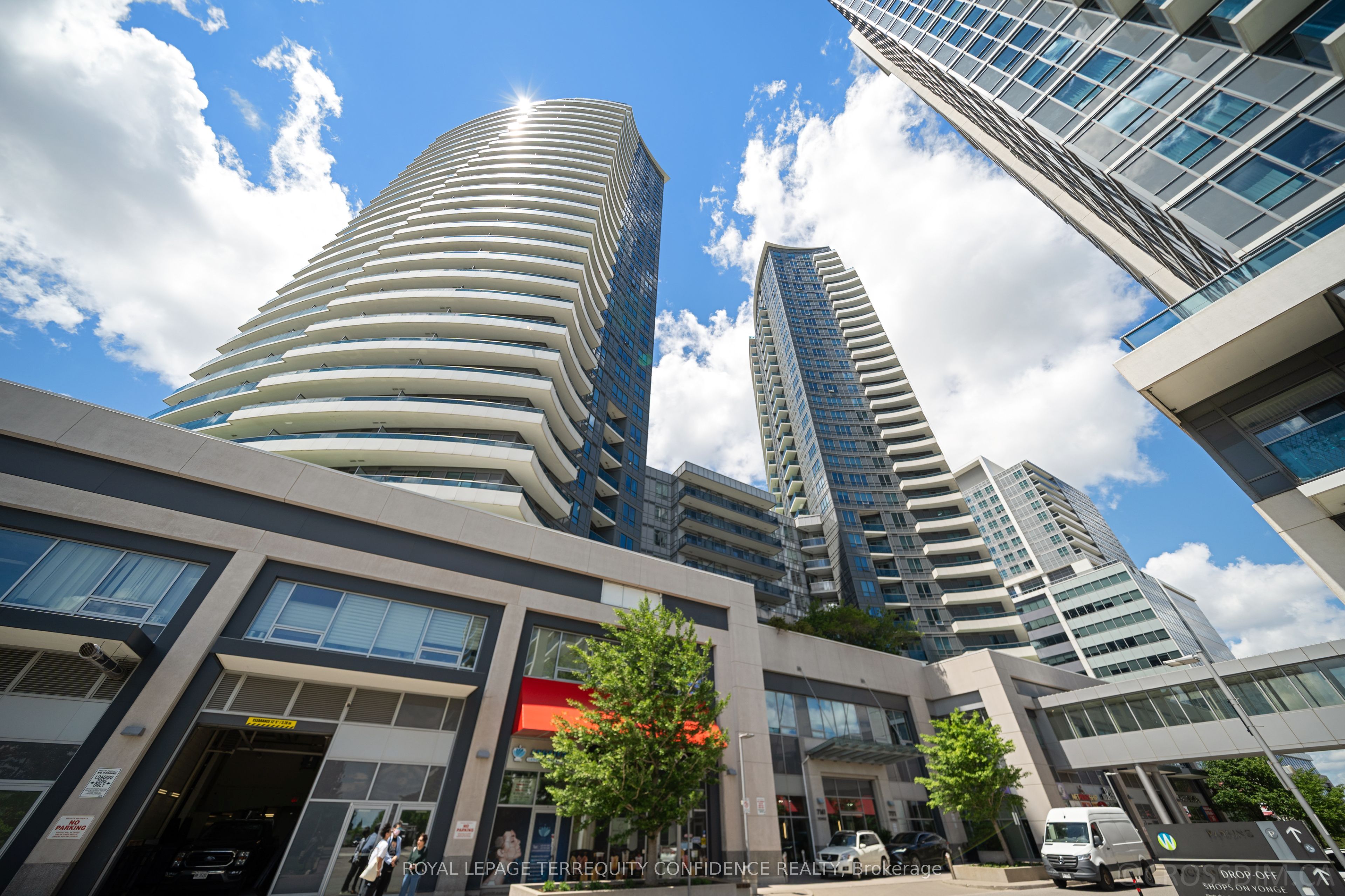 Unit 727 - 7161 Yonge Street, Markham 2