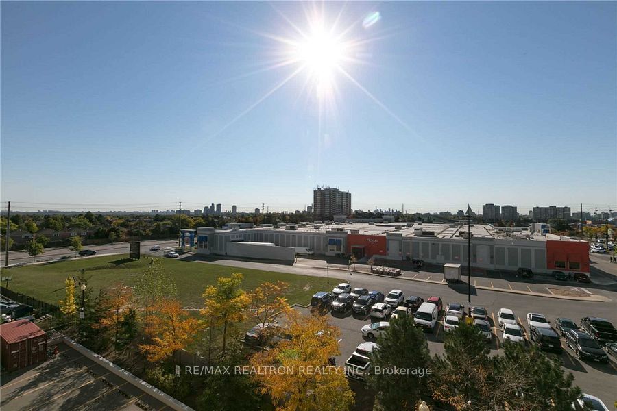 Unit 501 - 7 North Park Road, Vaughan 3