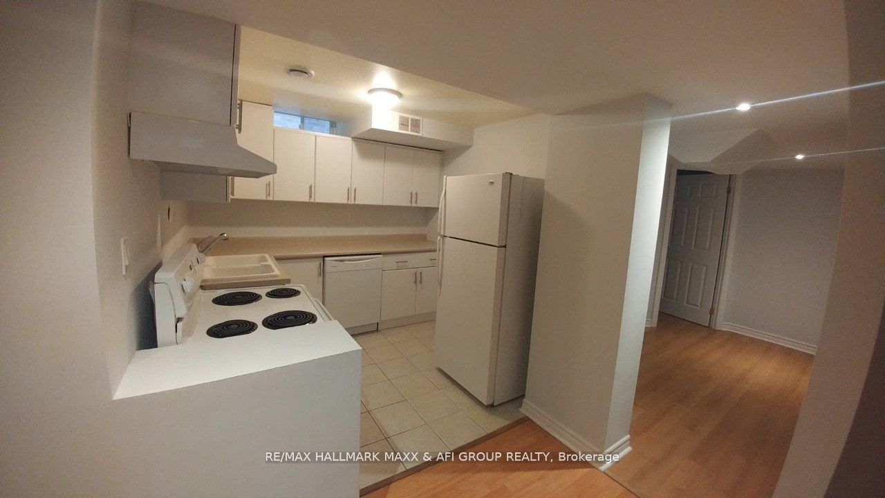 Unit Bsmt - 460 Menczel Crescent, Newmarket 4