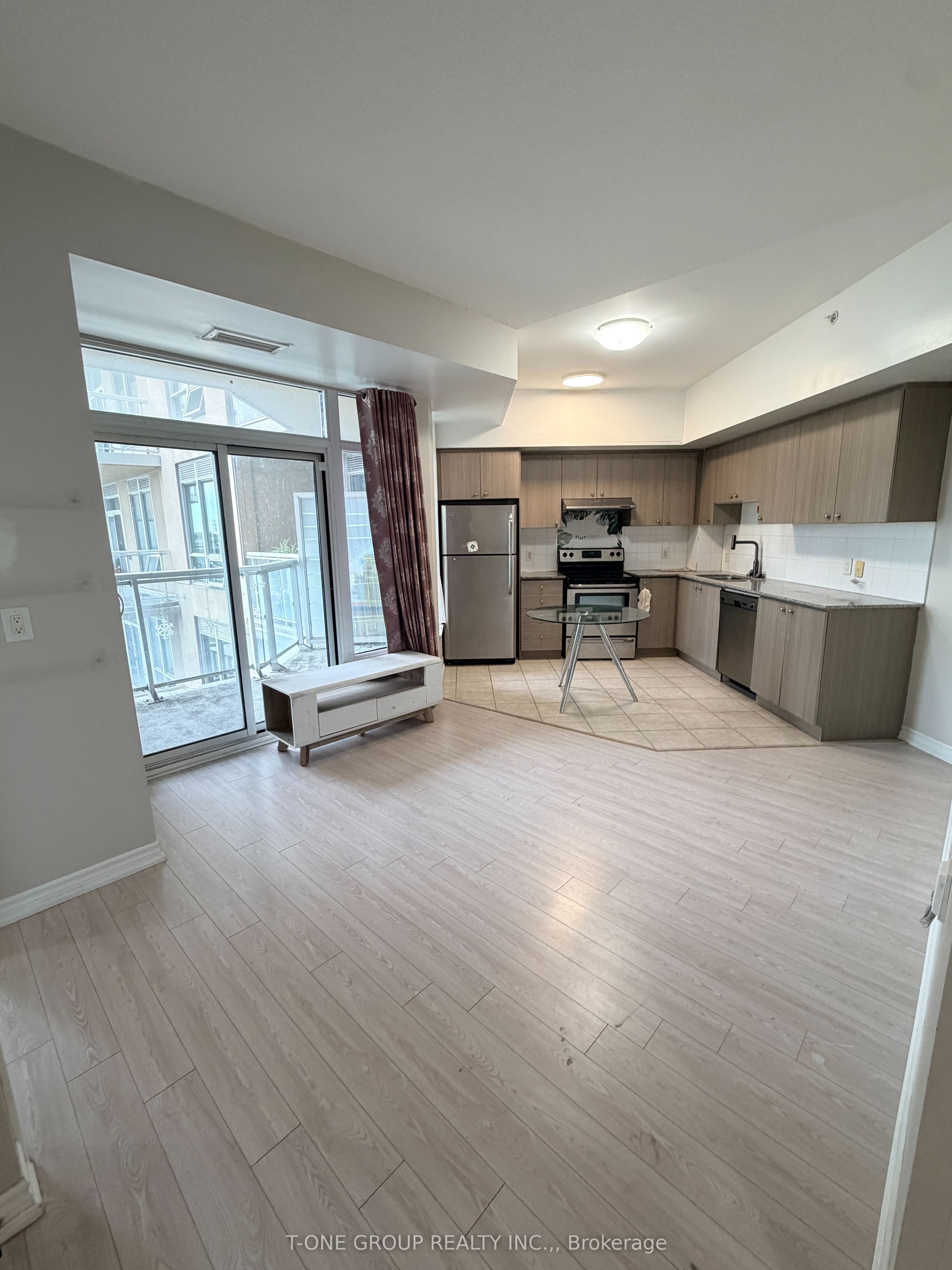 Unit 1028 - 8323 Kennedy Road, Markham 2