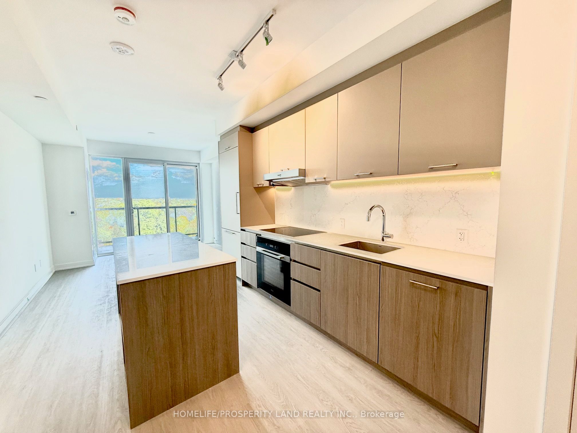 Unit 814 - 8188 Yonge Street, Vaughan 3