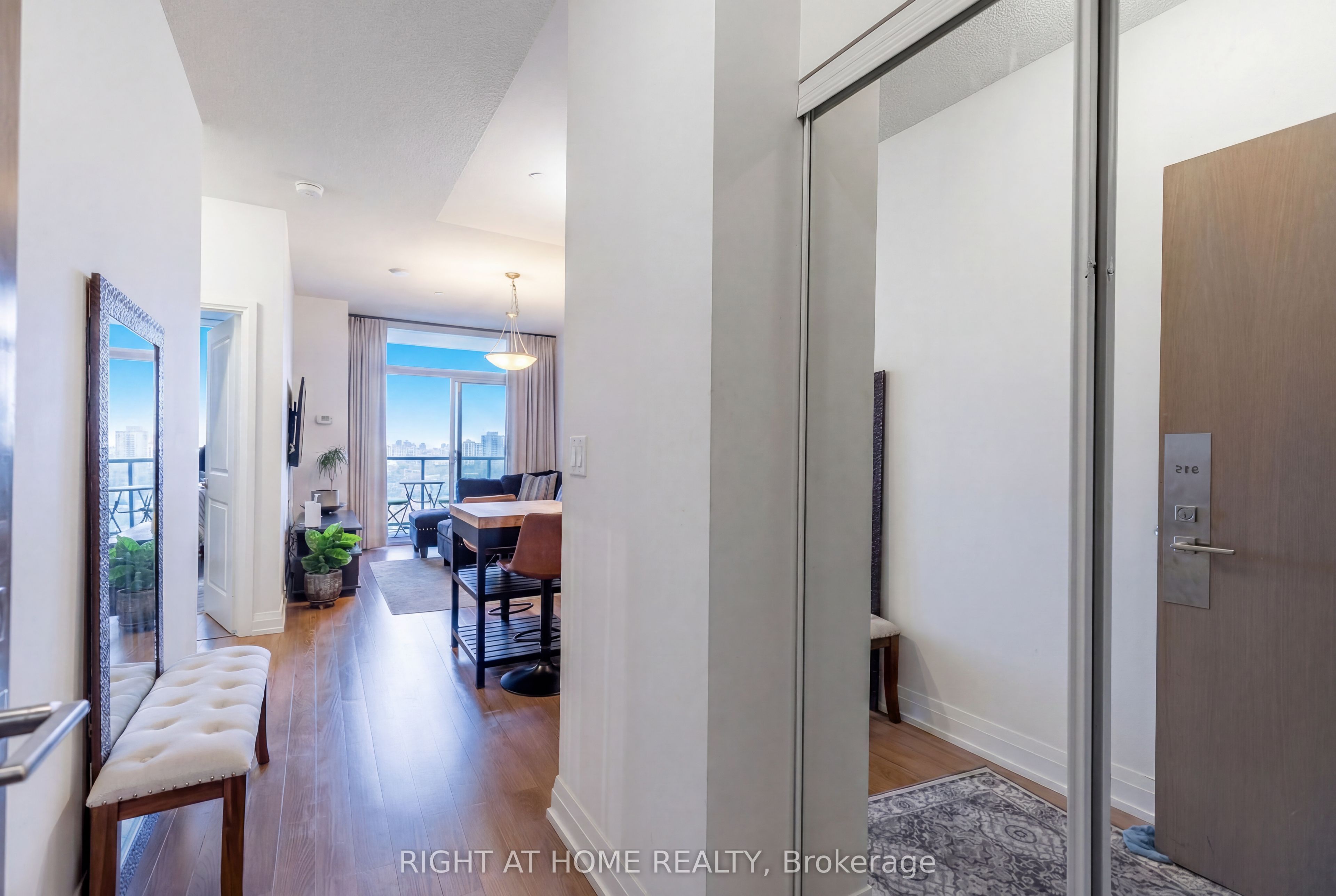 Unit 815 - 7167 Yonge Street, Markham 2