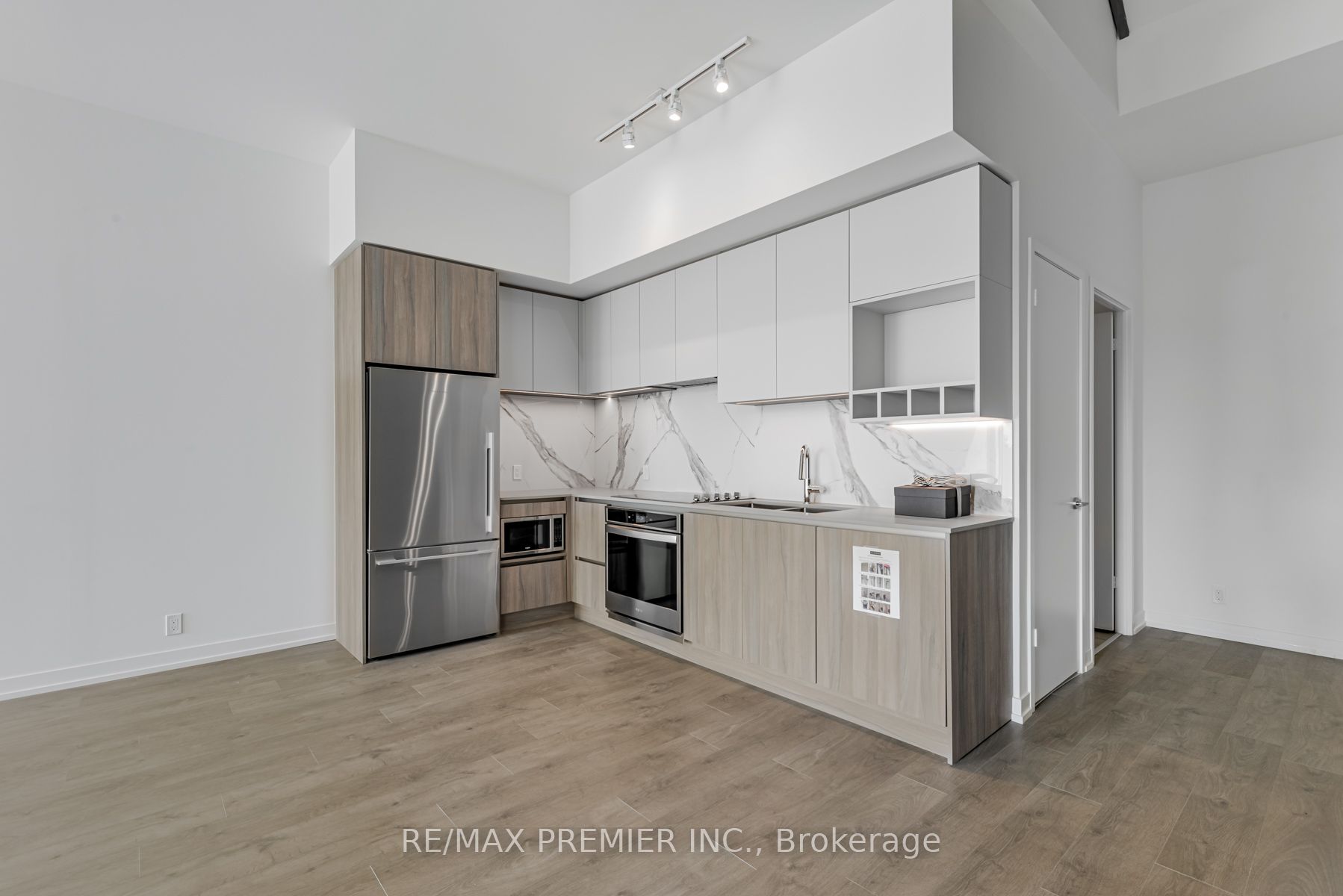 Unit 17 - 7 Buttermill Avenue, Vaughan 4