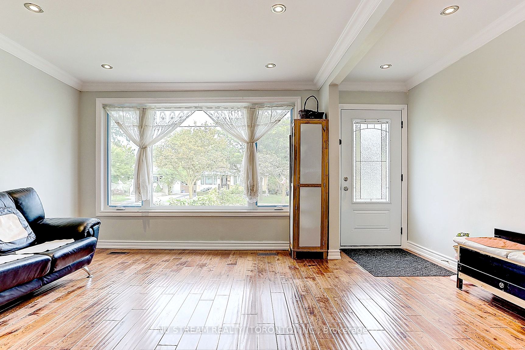 Unit Main - 432 Crosby Avenue, Richmond Hill 4