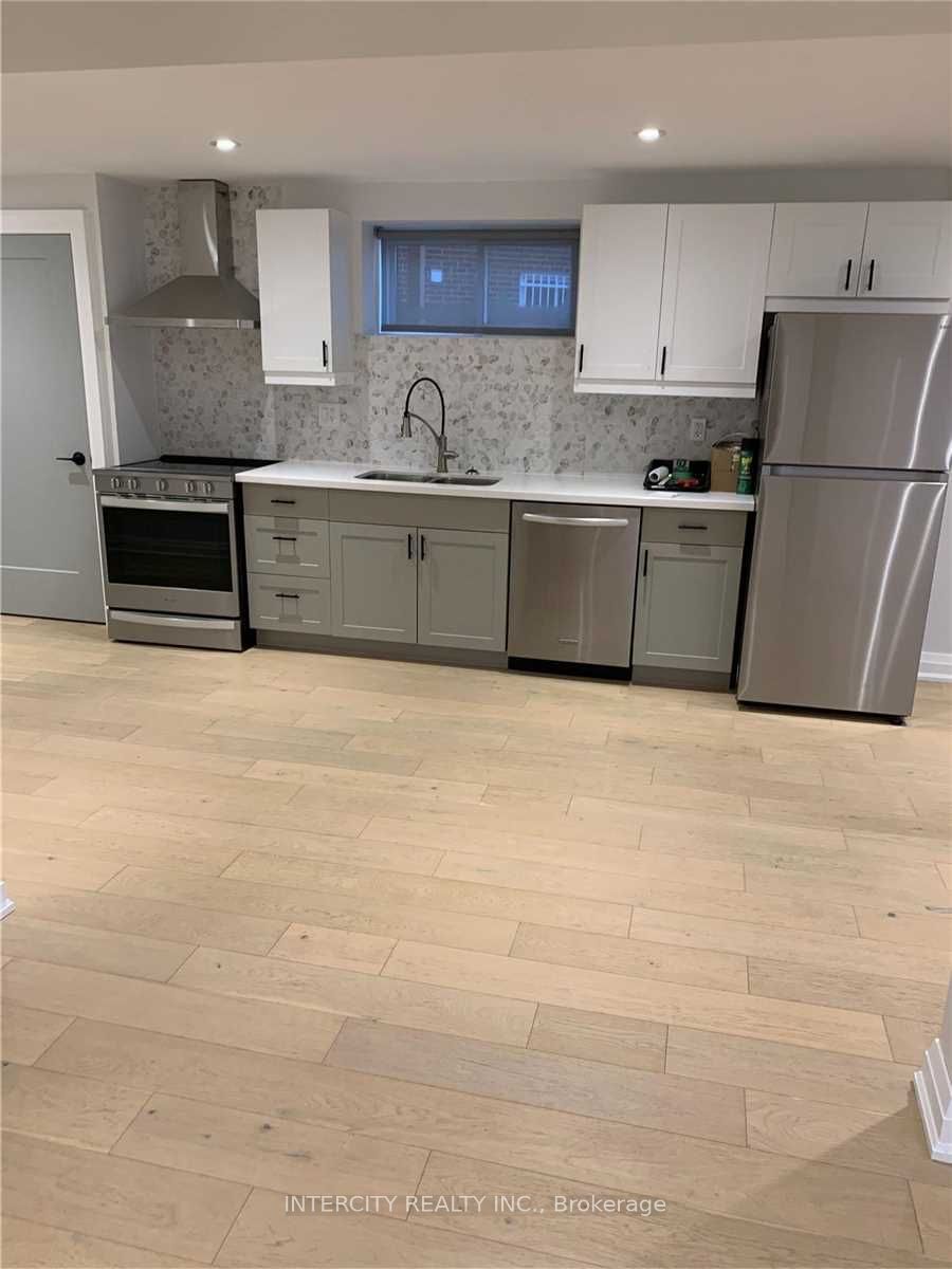 Unit Lower - 137 Albany Drive, Vaughan 2