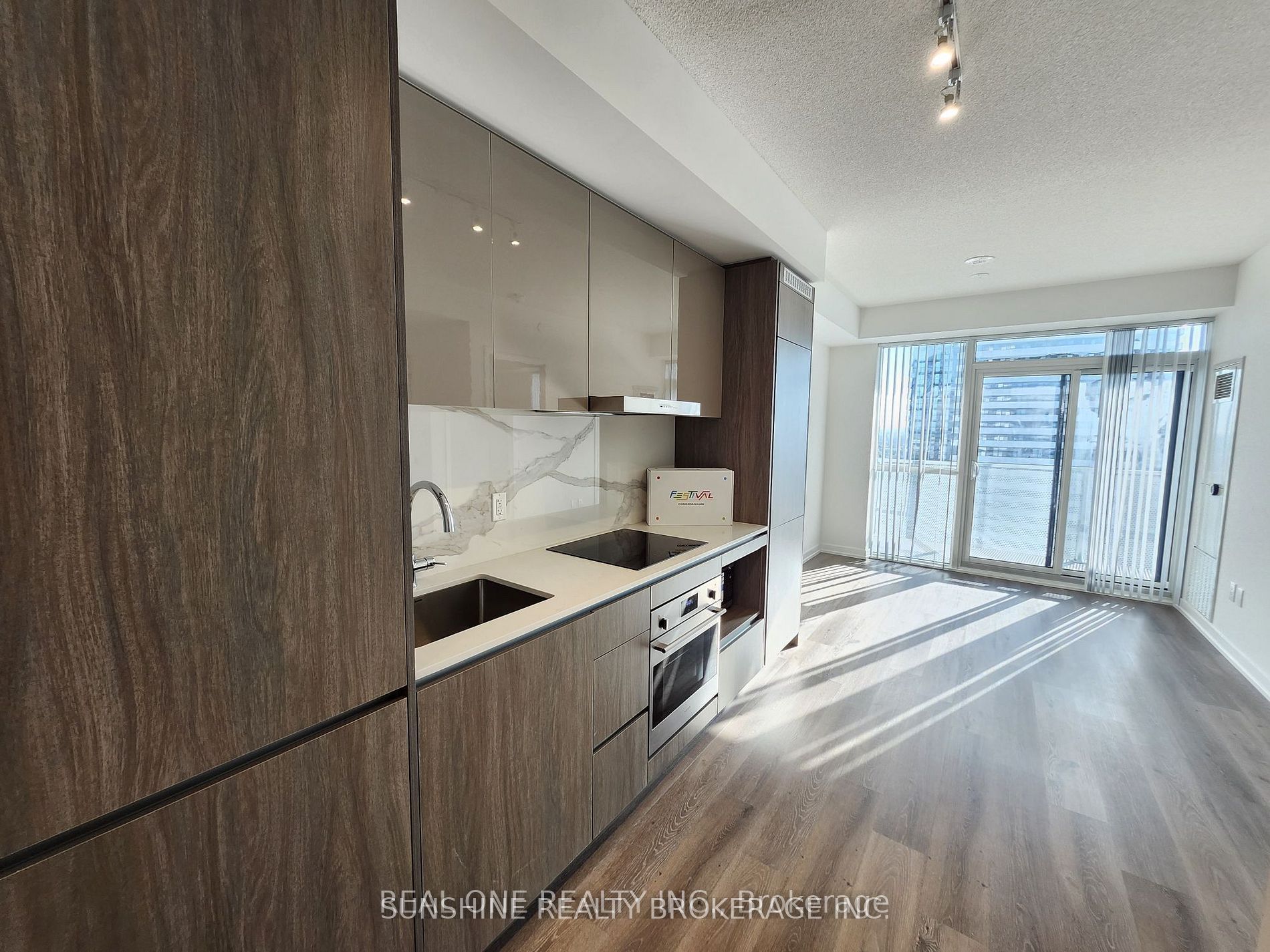 Unit 4116 - 28 Interchange Way, Vaughan 4
