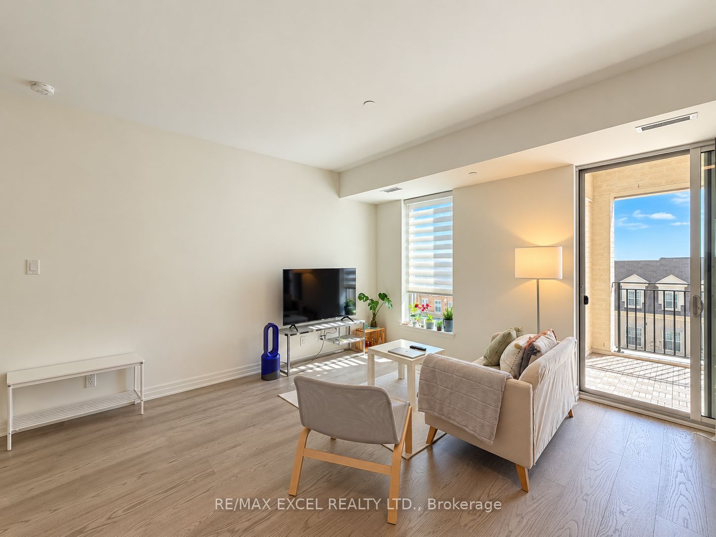 Unit 319 - 101 Cathedral High Street, Markham 5