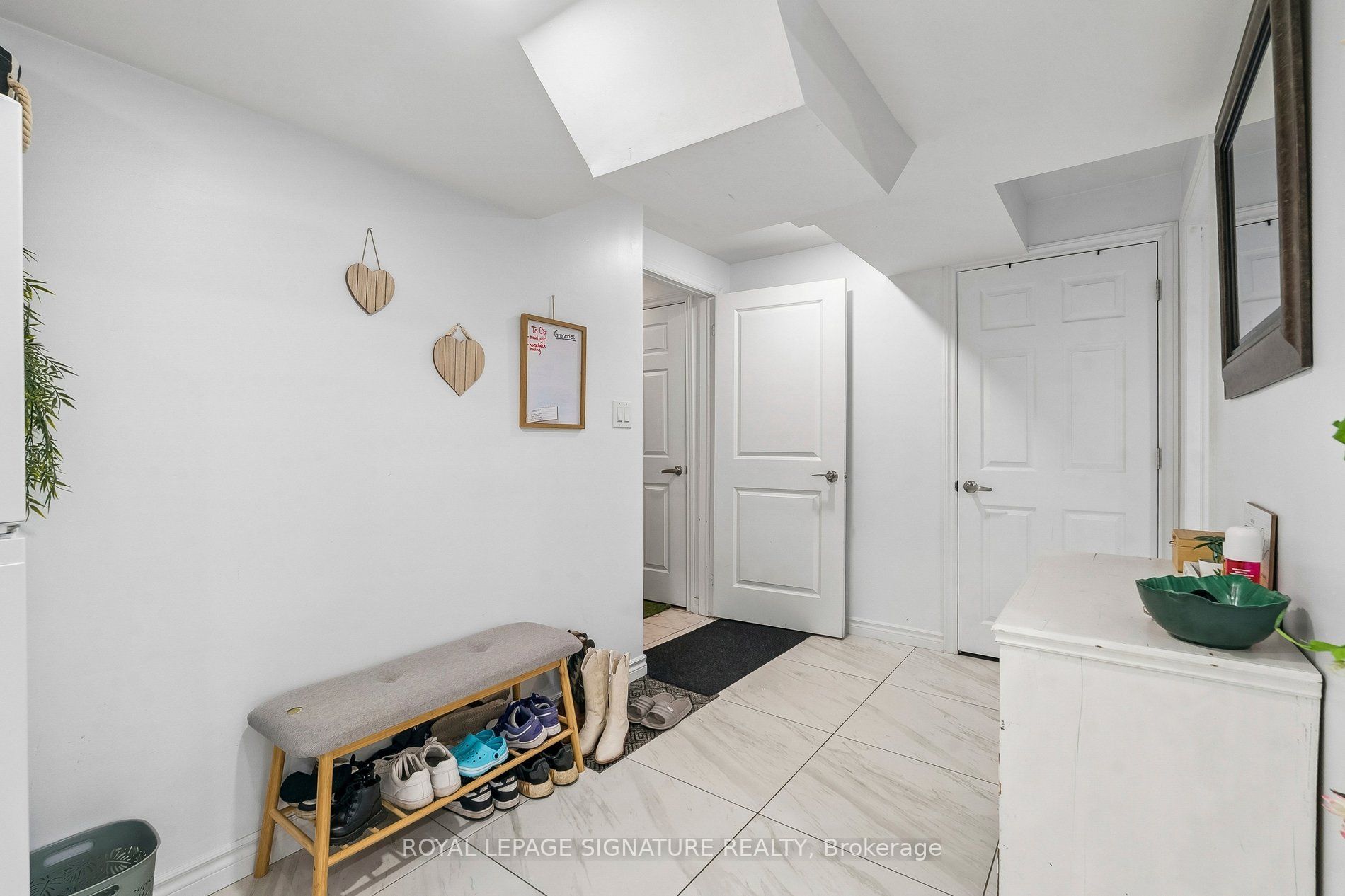 Unit Lower - 23 Cyprus Glen, East Gwillimbury 4