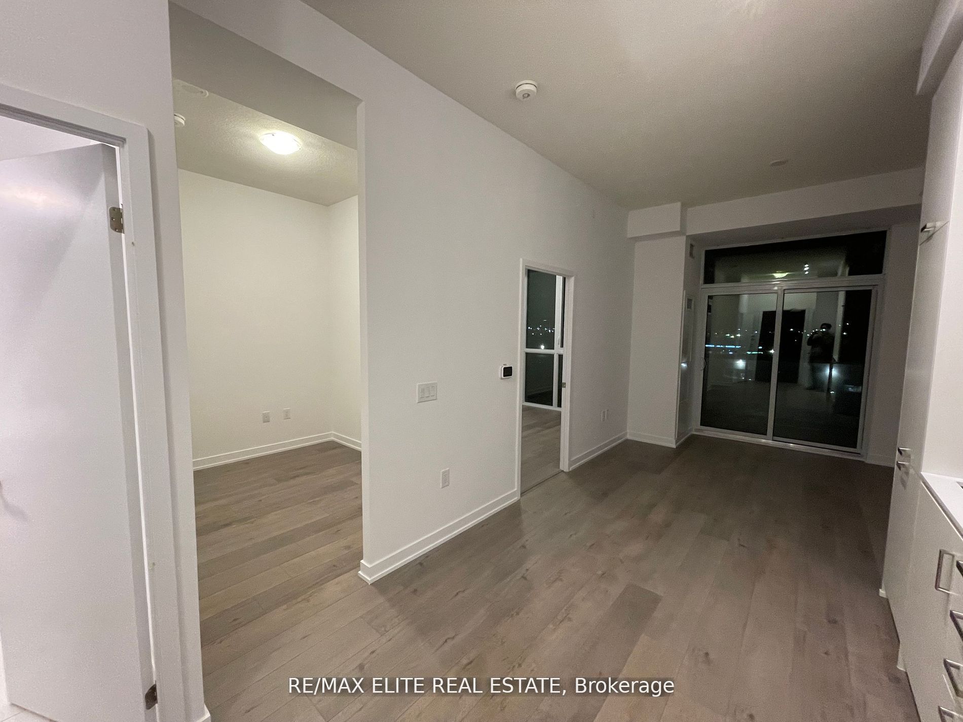 Unit 510 - 60 Honeycrisp Crescent, Vaughan 3