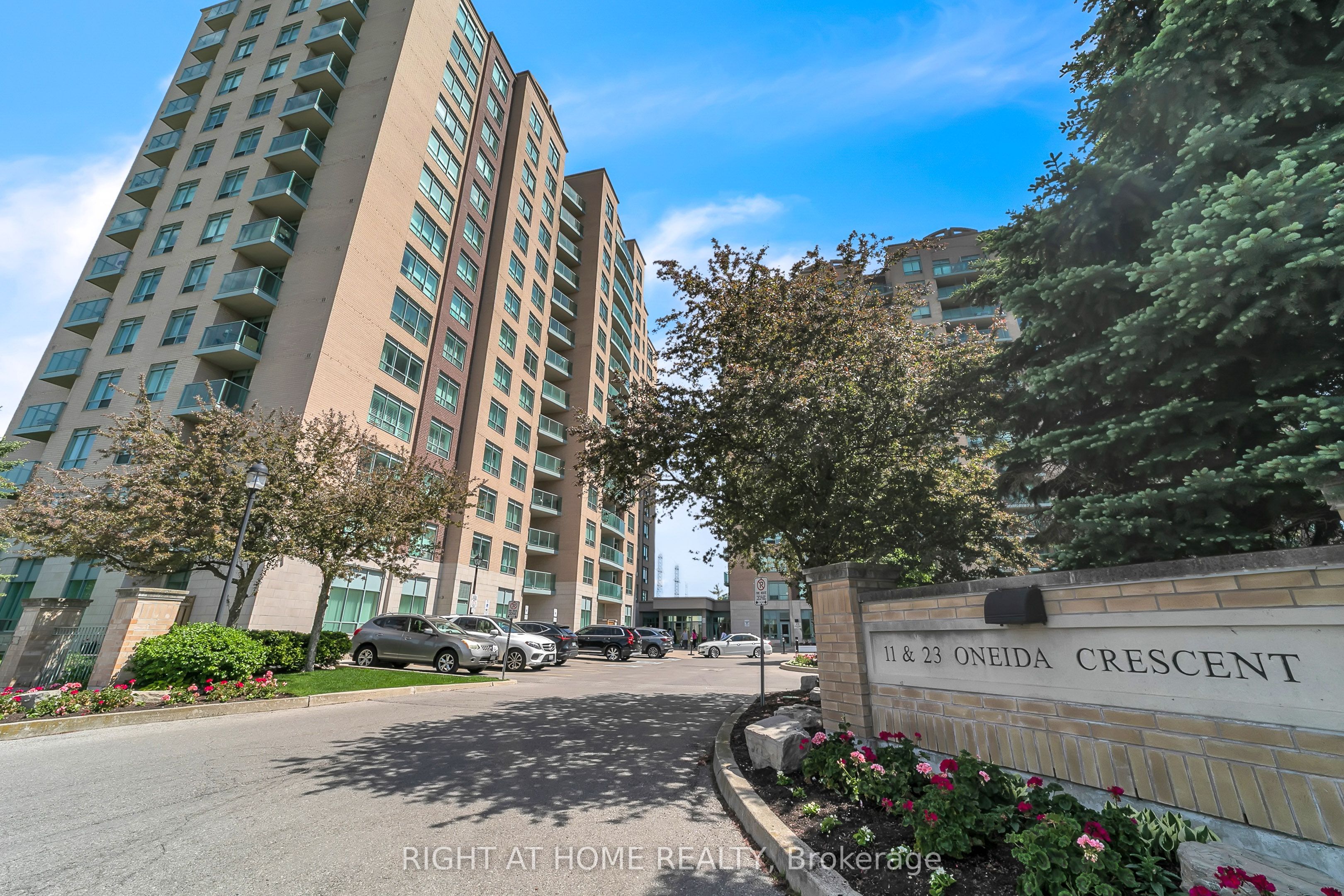 Unit 1202 - 11 Oneida Crescent, Richmond Hill 3