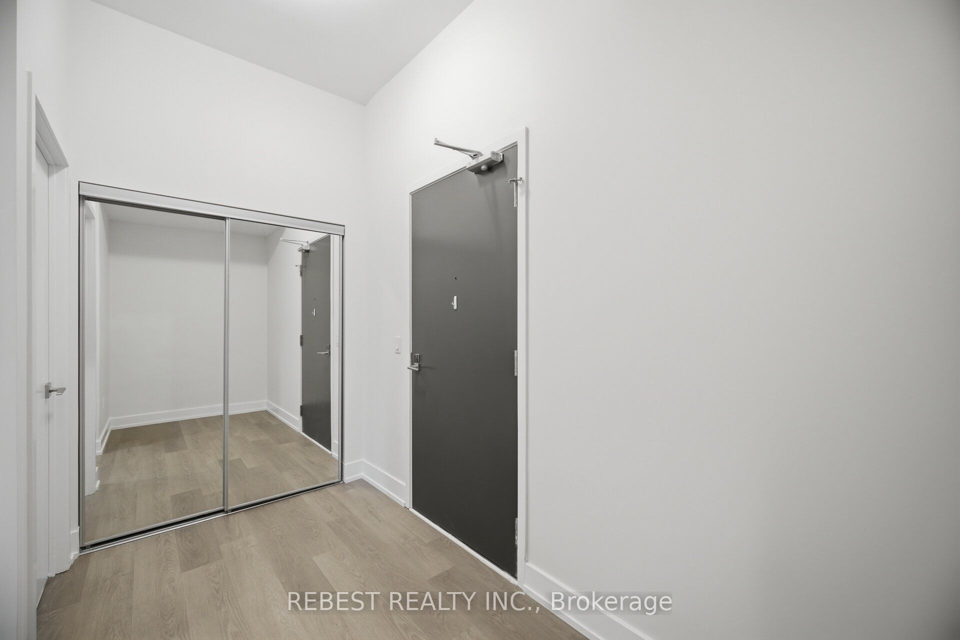 Unit 502 - 2916 Highway 7 Road, Vaughan 5