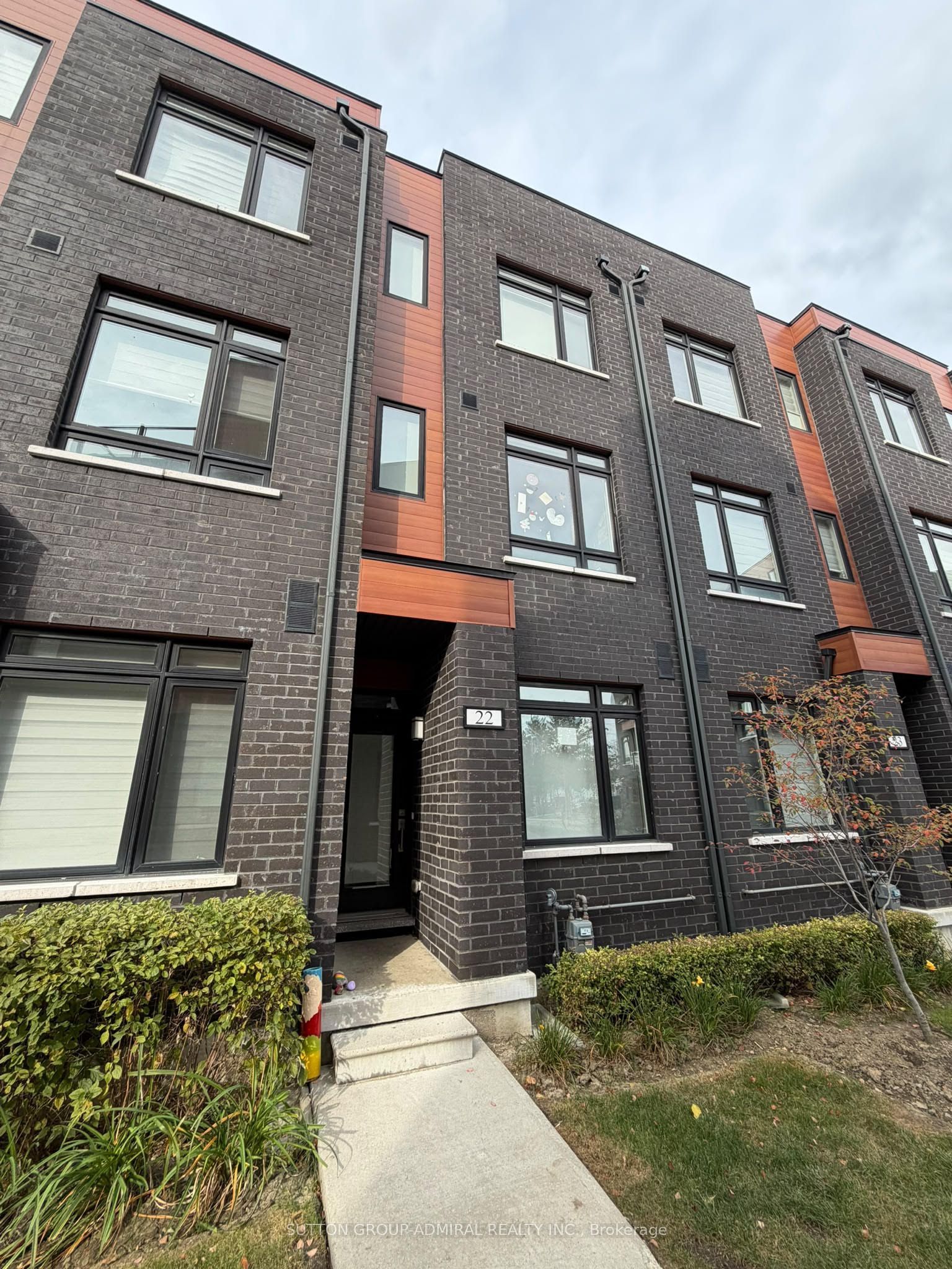 Unit 22 - 370 Red Maple Road, Richmond Hill 3