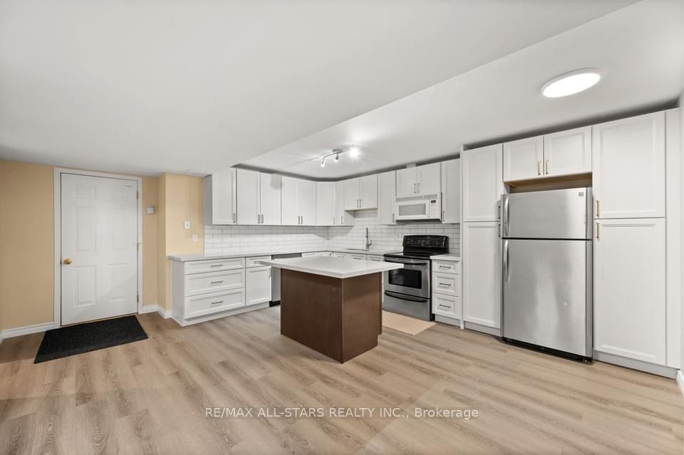 Unit Basement - 4 Smith Street, Bradford West Gwillimbury 2