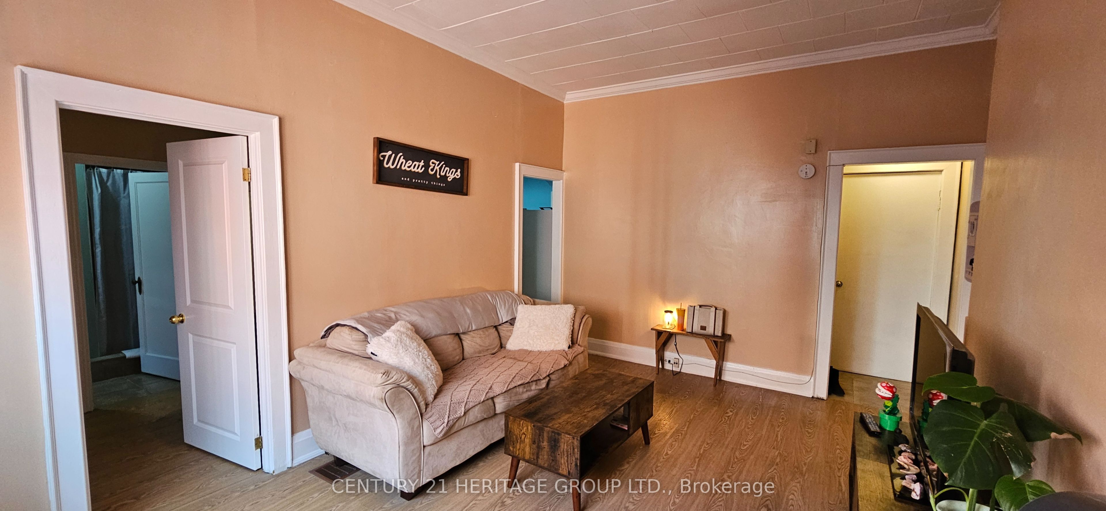 Unit 4 - 201A Main Street S, Newmarket 3