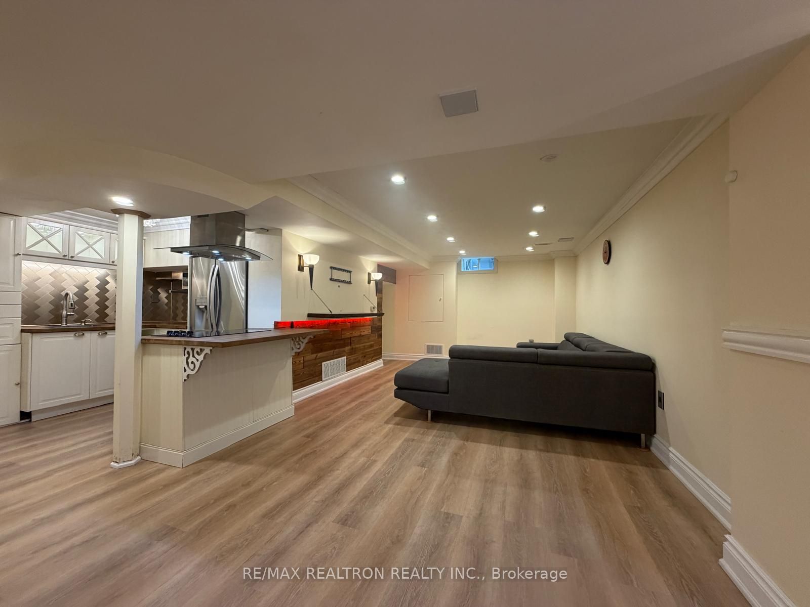 Unit Lower Level - 113B Timna Crescent, Vaughan 5