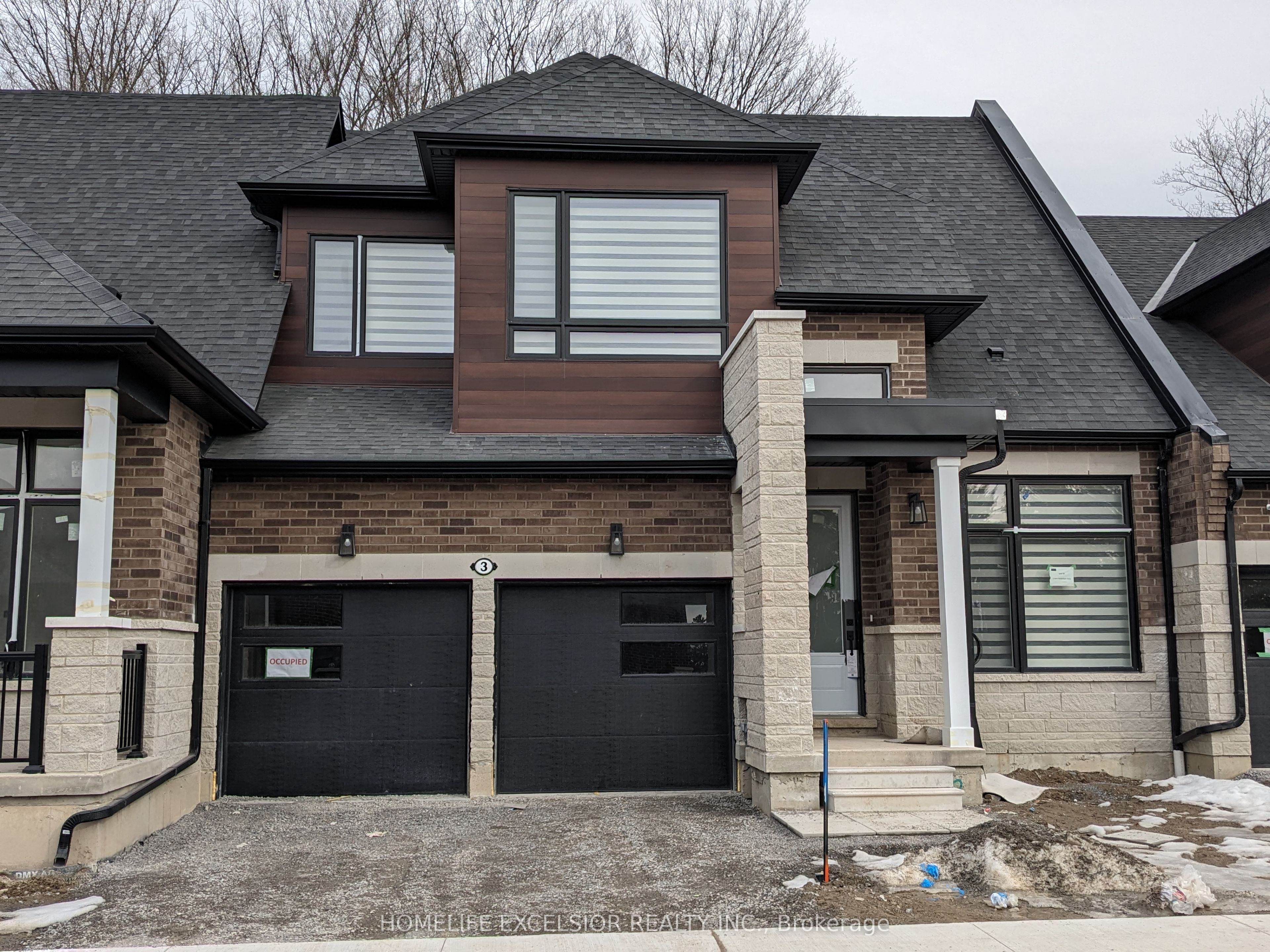 3 Vern Robertson Gate, Uxbridge, Ontario L9P0R9 Listing History