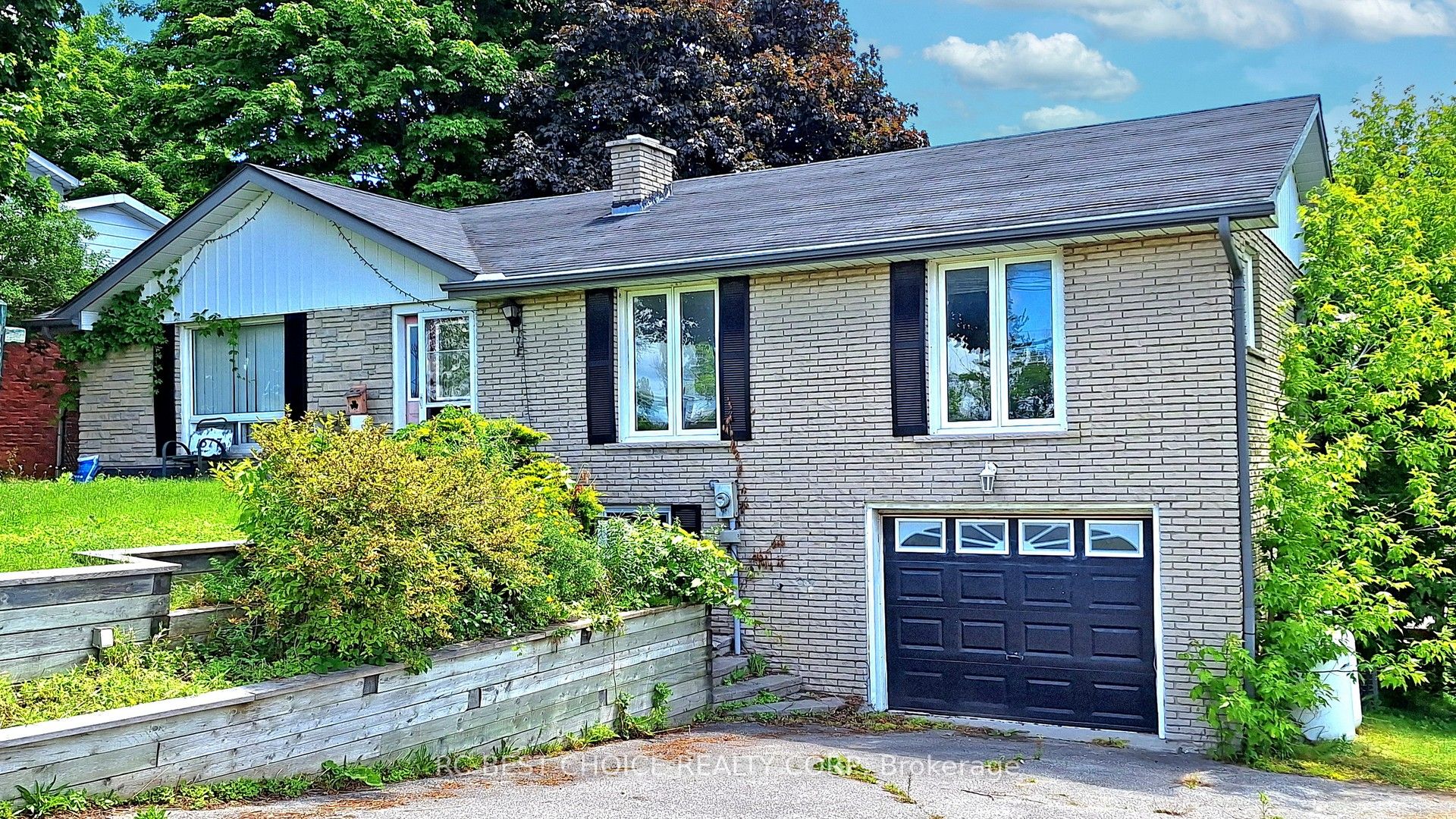 1377 old green Lane E, East Gwillimbury, Ontario L9N0L8 Sold History