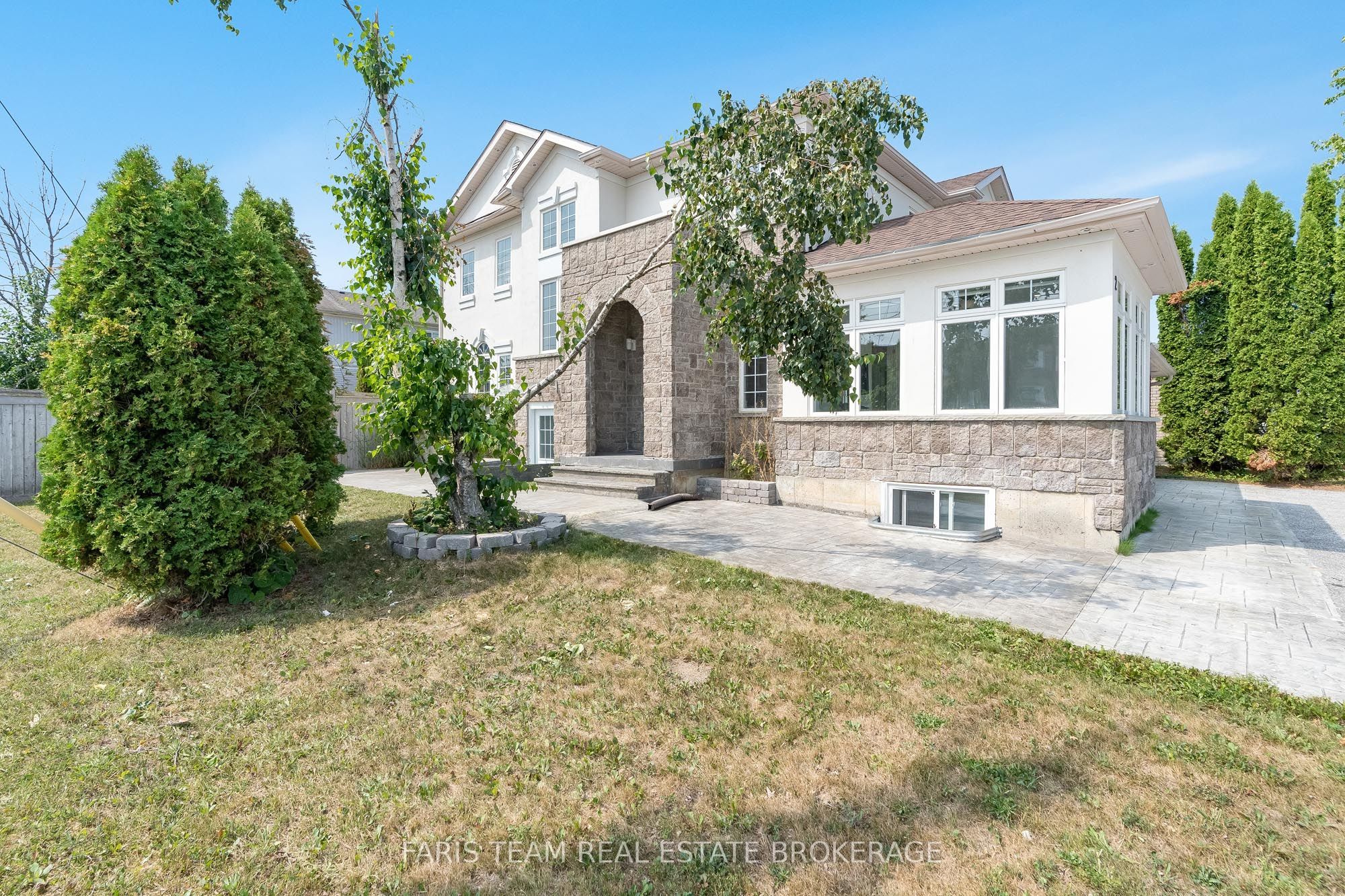 2 Vanessa Drive, Orillia 1