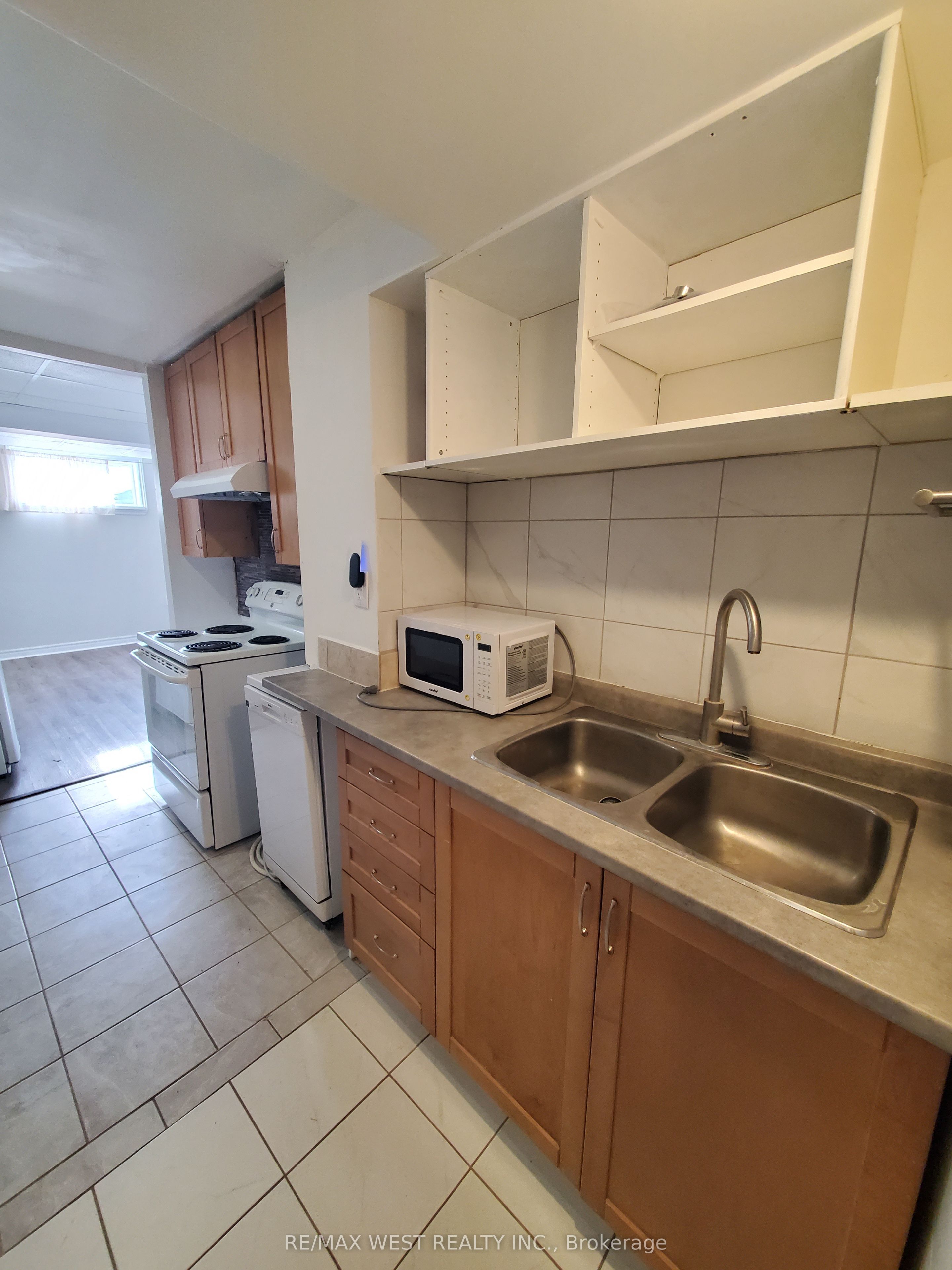 Unit 3 - 369 Georgian Drive, Barrie 2