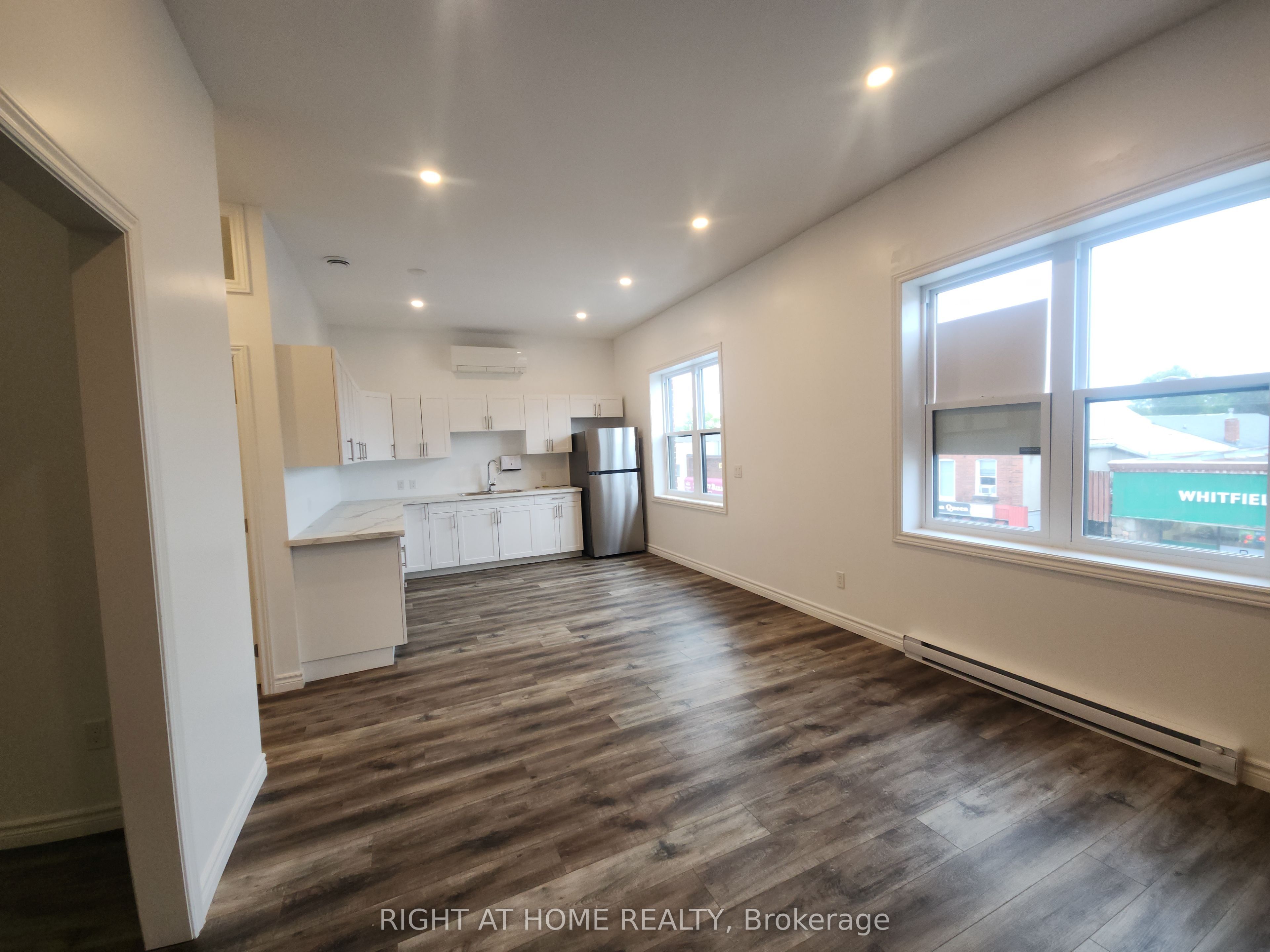 Unit 202 - 9 Queen Street W, Springwater 5