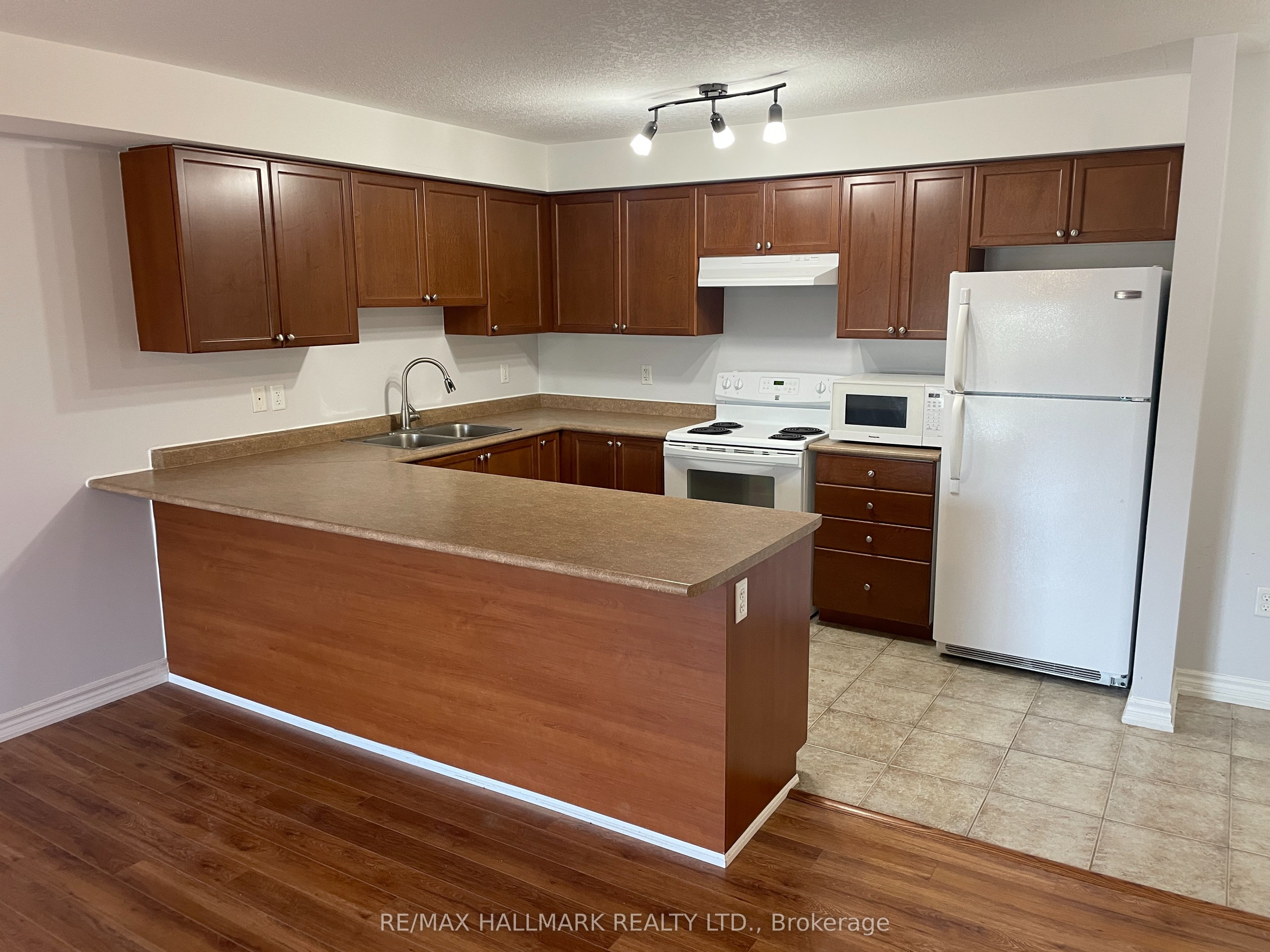 Unit 15 - 41 Coulter Street, Barrie 4