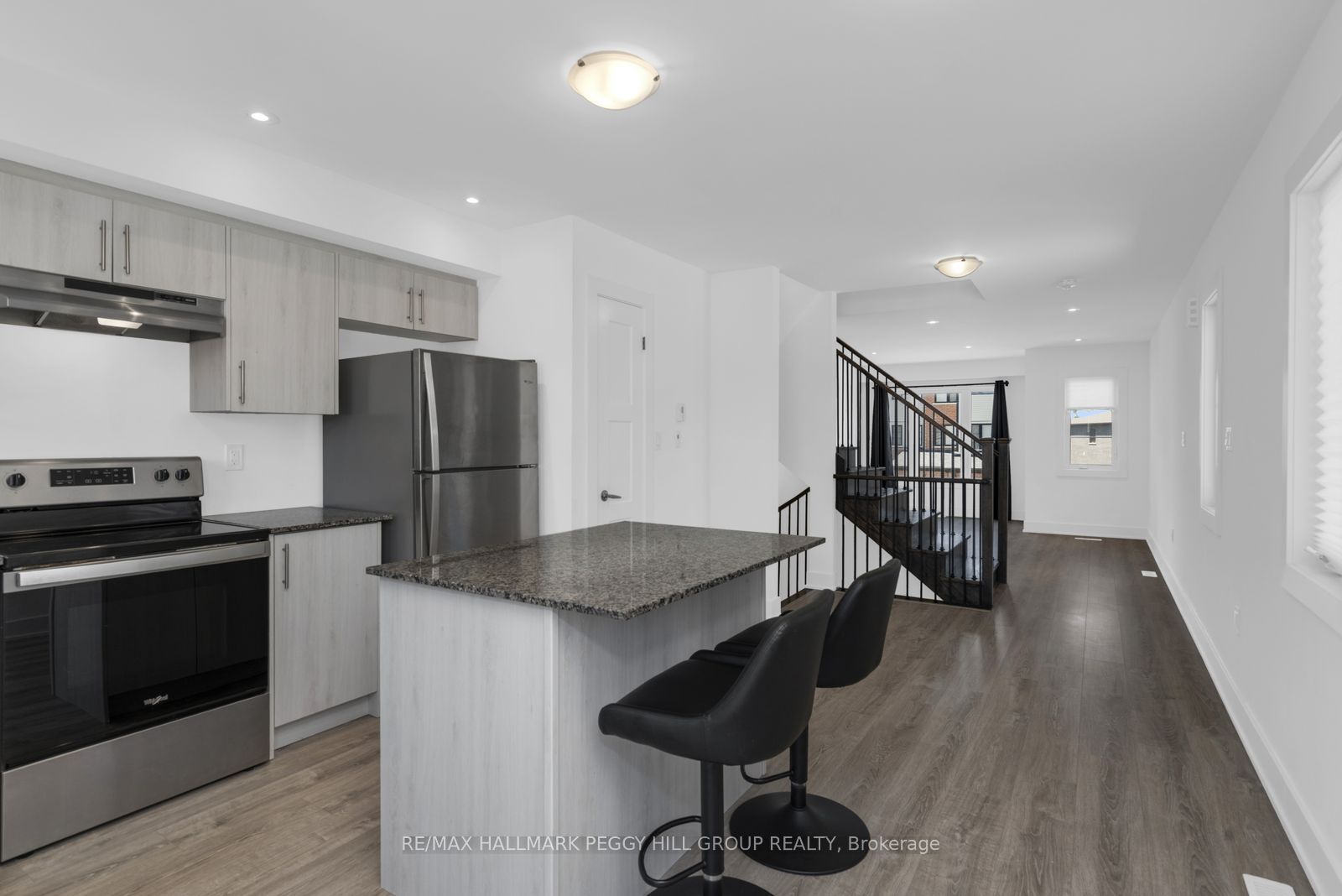 30 Pumpkin Corner Crescent, Barrie 5