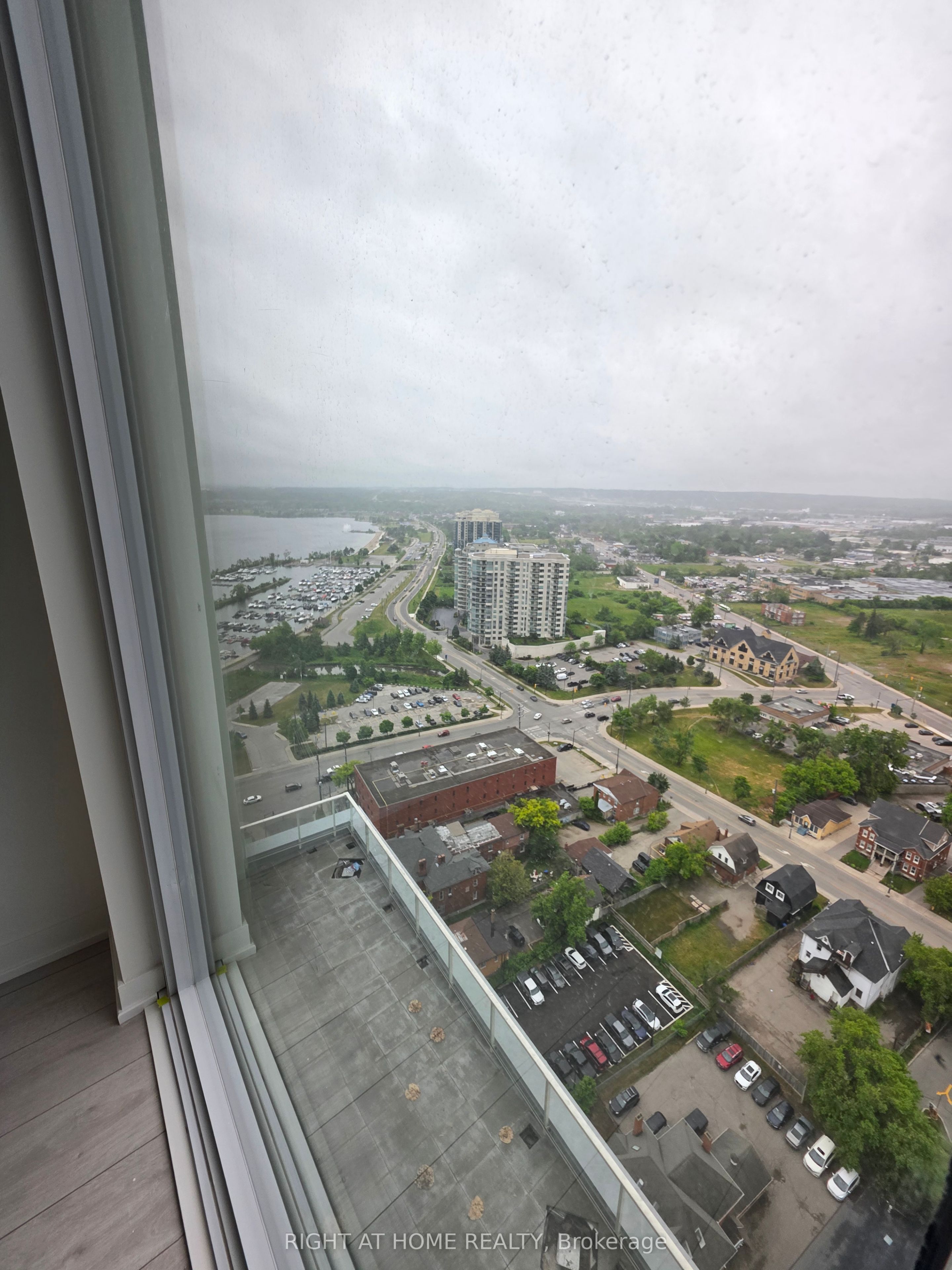 Unit 2510 - 39 Mary Street, Barrie 2