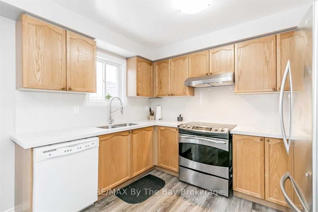 345 Ferndale Drive S, Barrie 4