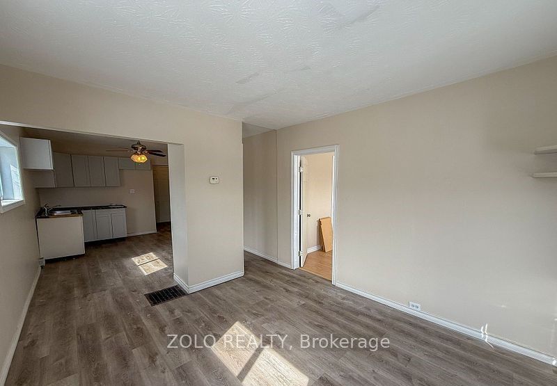 309 Cedar Street N, Timmins 3