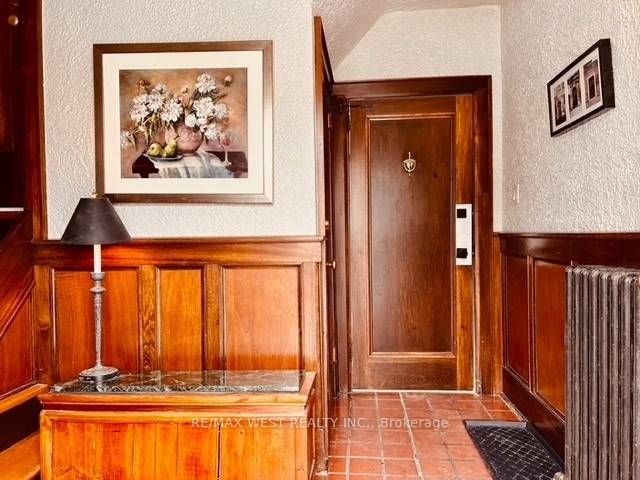 Unit Bsmt - 27 Oakview Avenue, Toronto 2