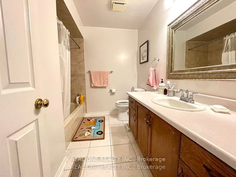 Unit Unit 1 - 1235 Blackburn Drive, Oakville 4