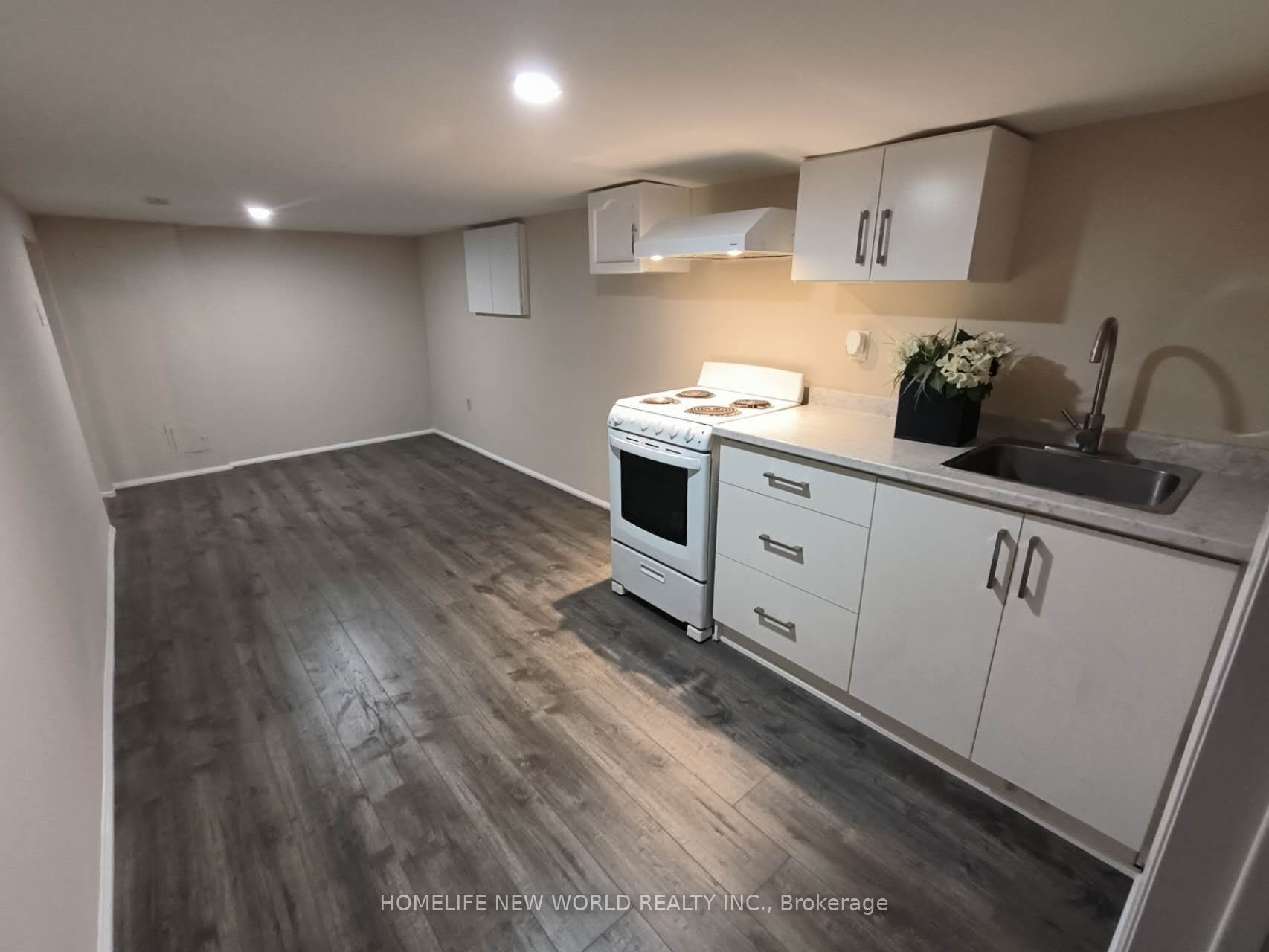 55 Chamberlain B1 Avenue, Toronto 2