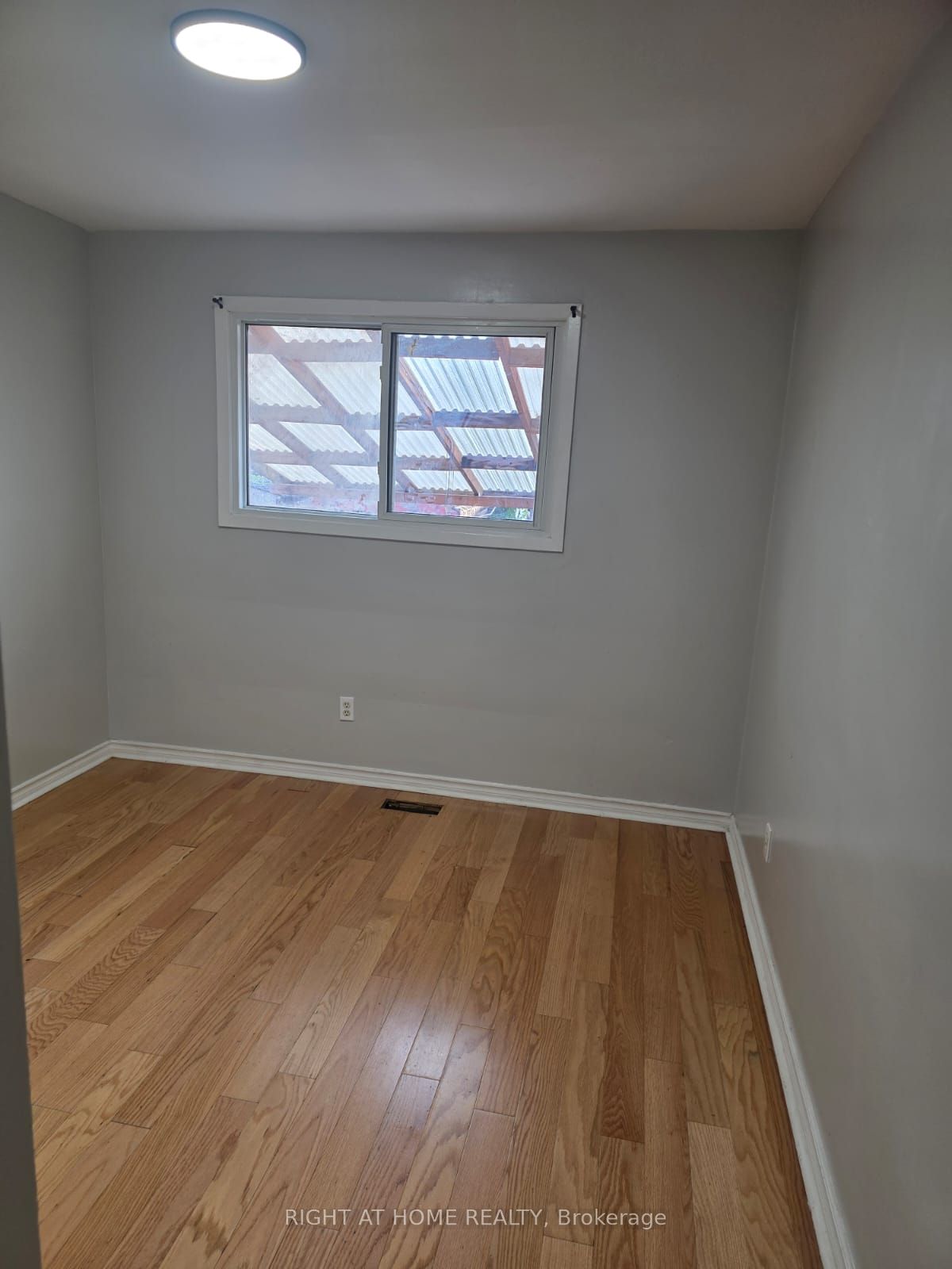 Unit Main Floor - 34 Goldsboro Road, North York 5