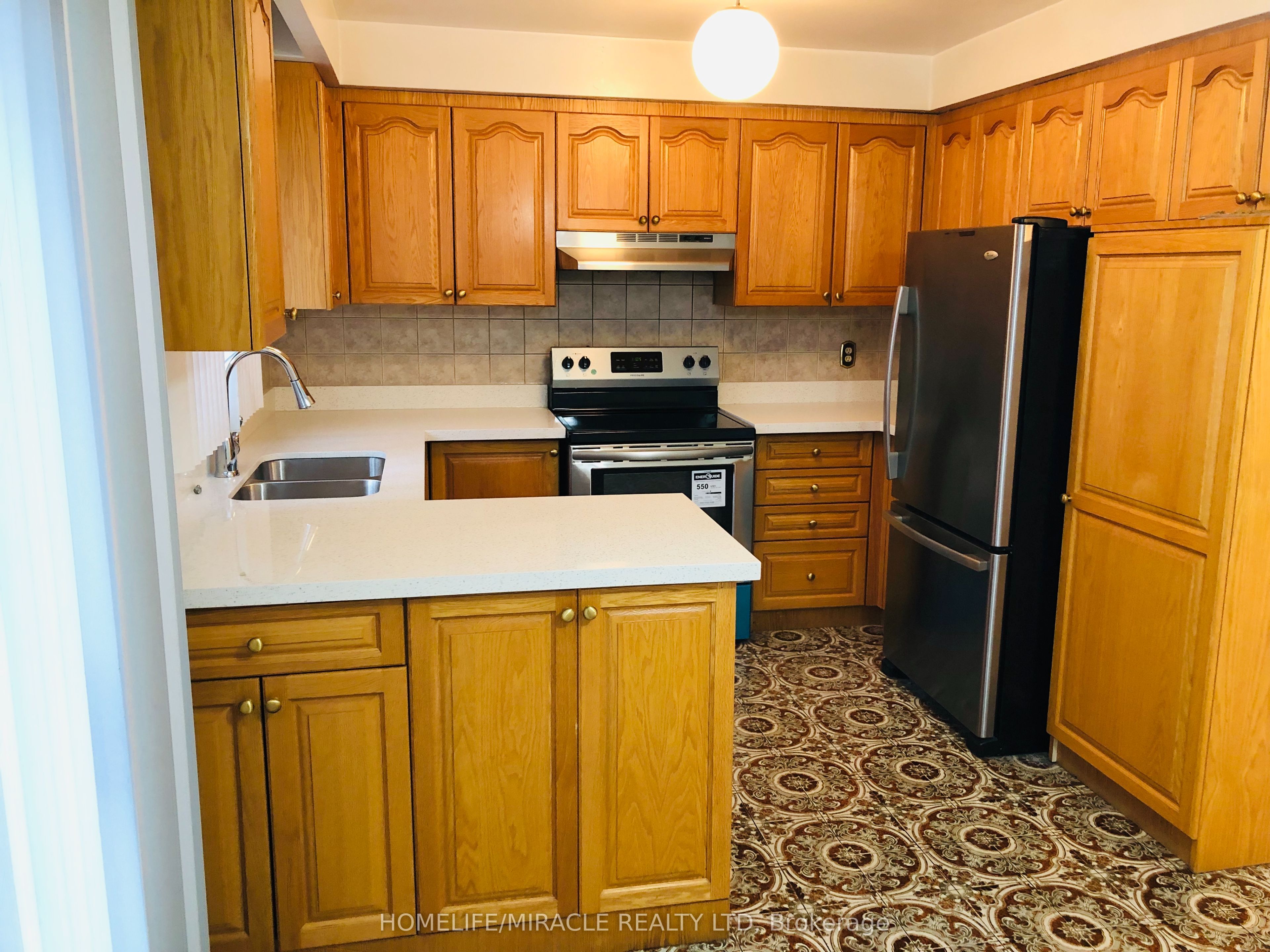 2114 Islington Avenue, Etobicoke 4