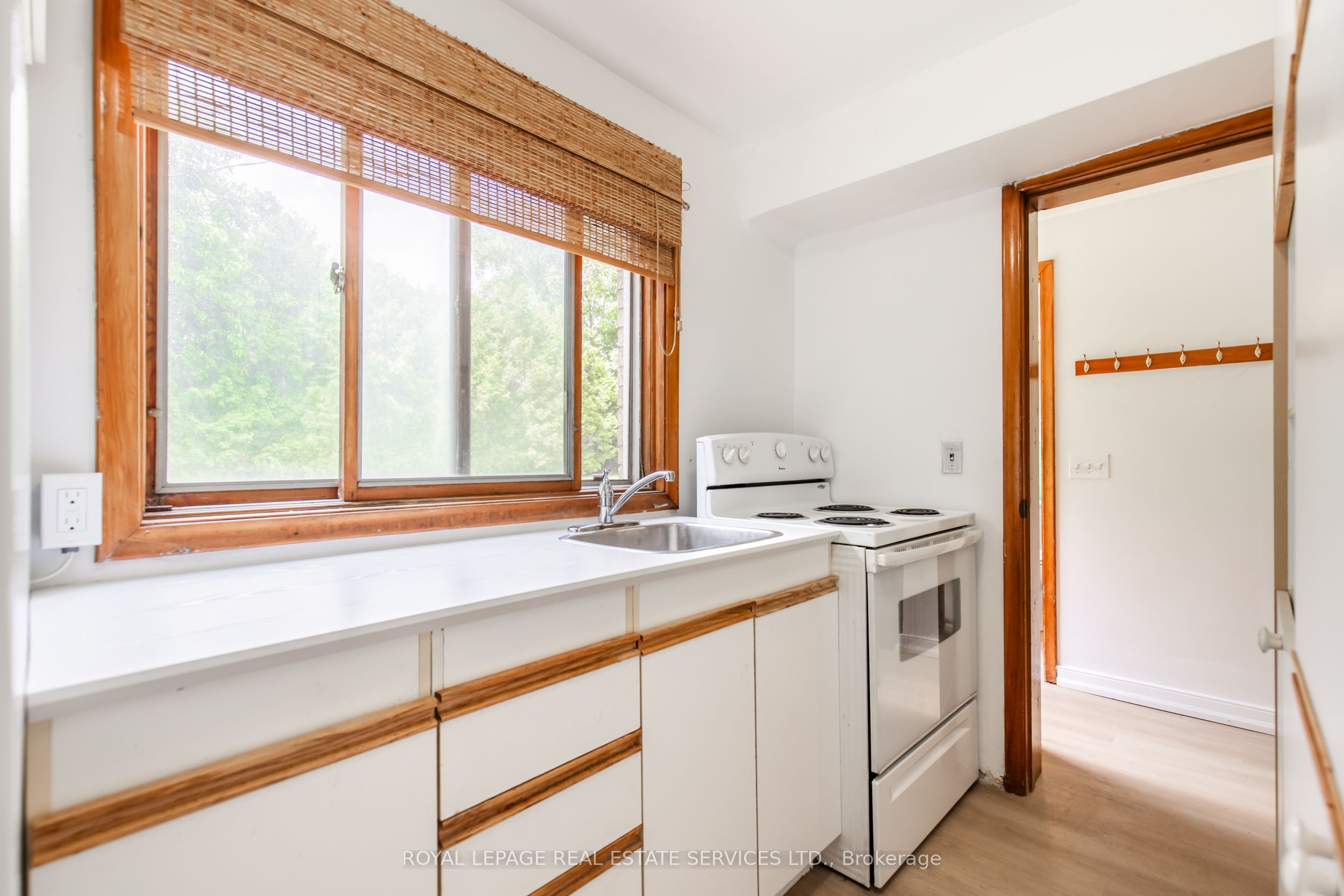 Unit Unit 2 - 227 Lakeshore Road W, Oakville 5