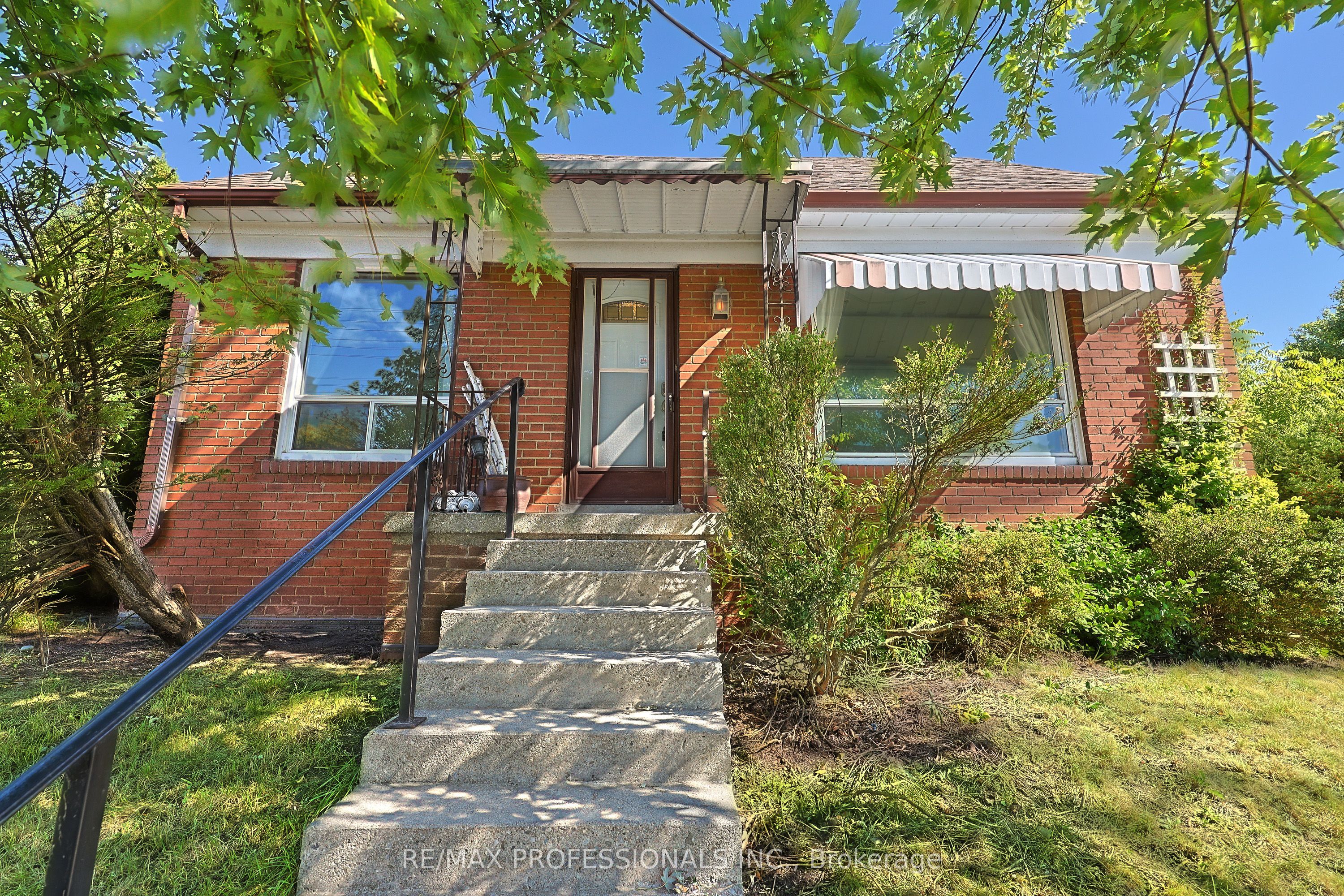 Unit Main - 145 Yorkview Drive, Etobicoke 2