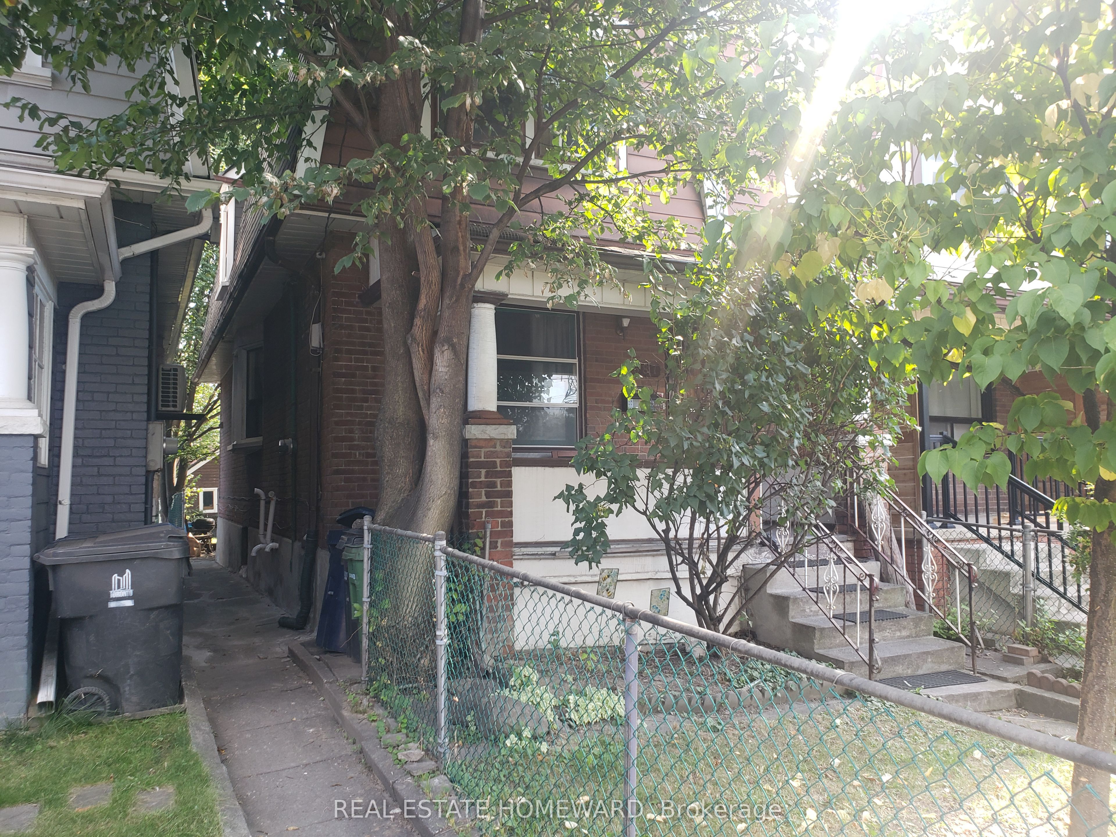 Unit A (1st Flr) - 687 Dupont Street, Toronto 2